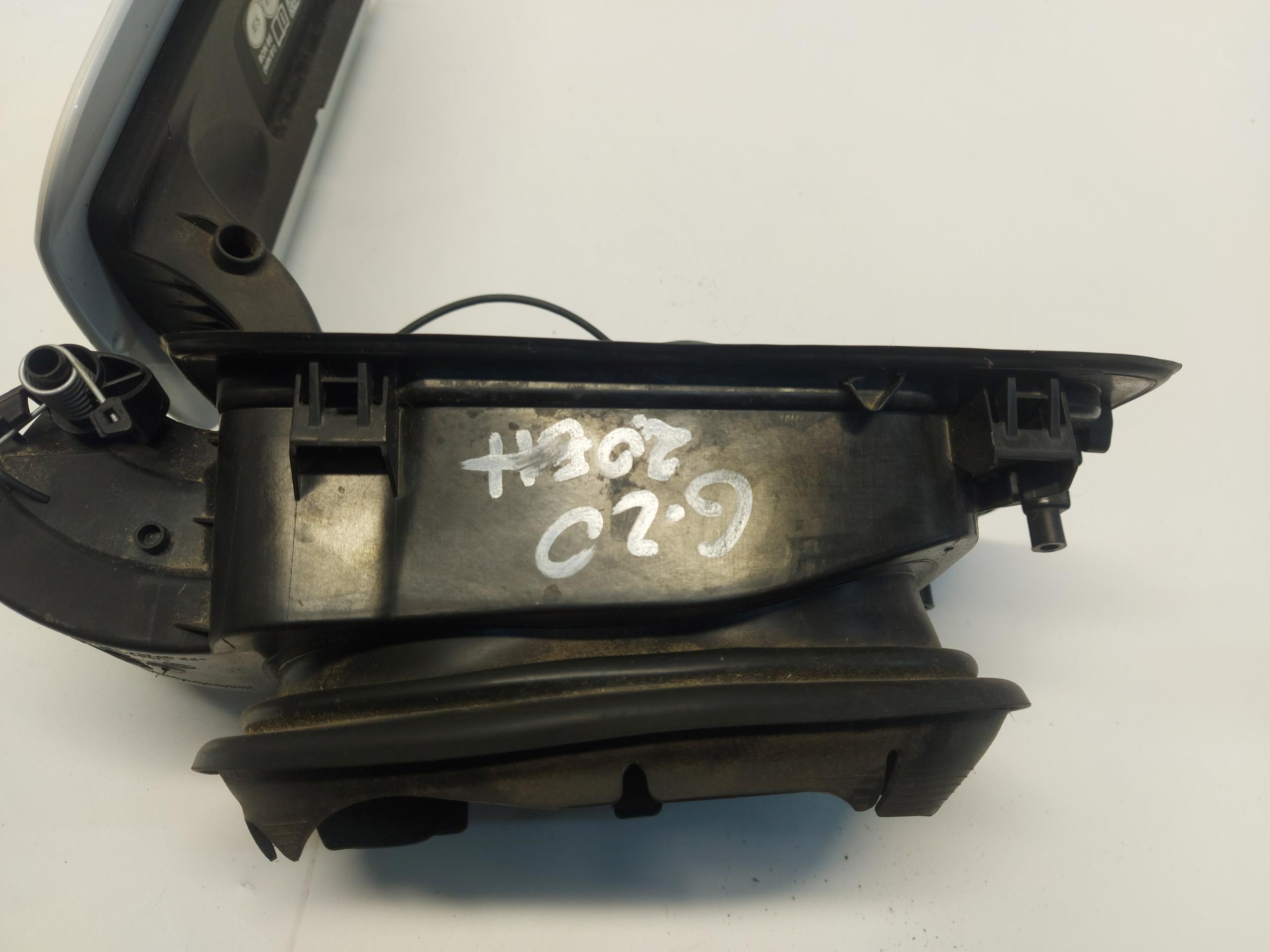 BMW G20 330e Tankklappe des Kraftstoffsbehälters