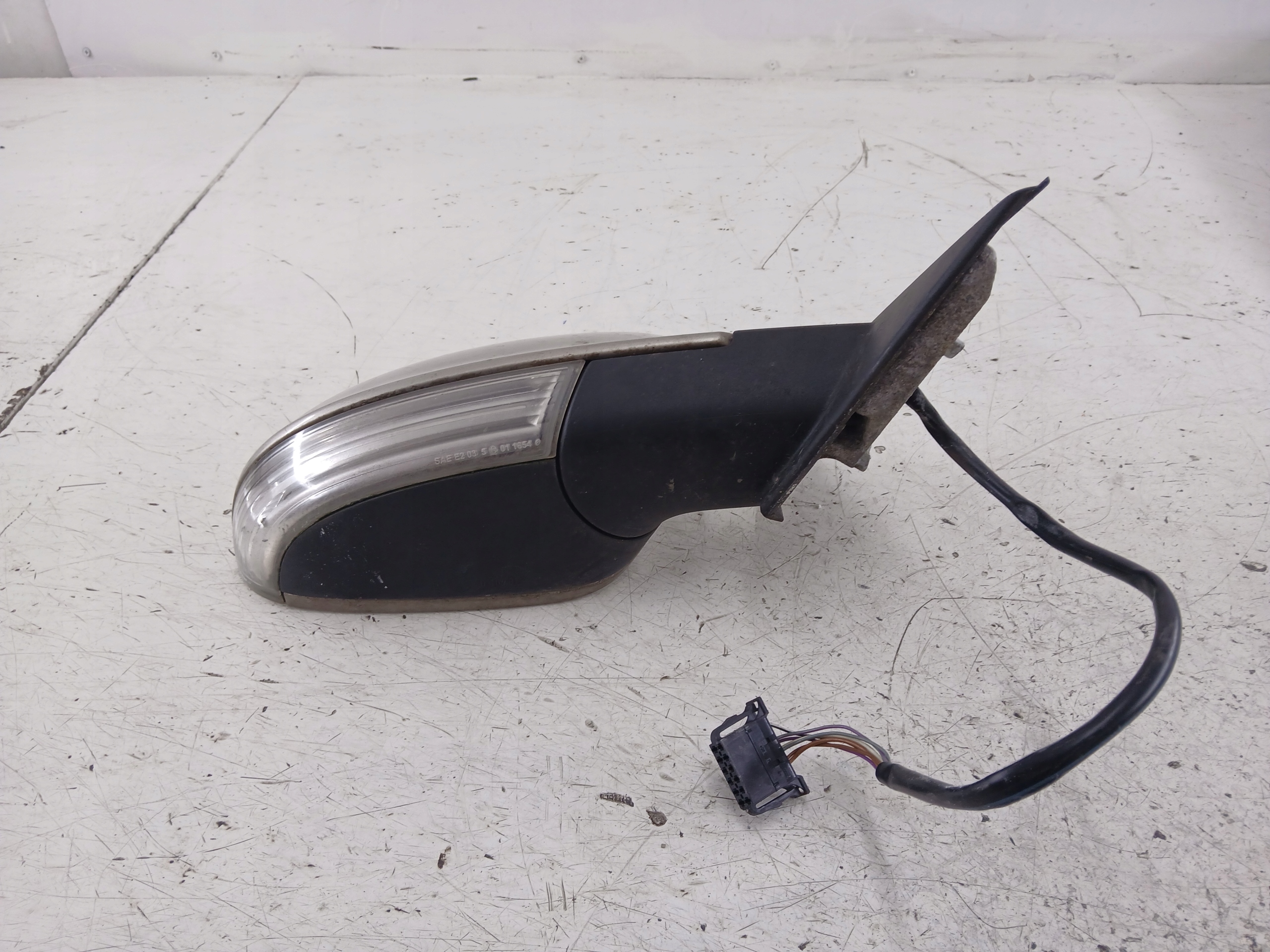 VW PASSAT B5 LIFT mirror right 7 PIN LD1W Z with an indicator