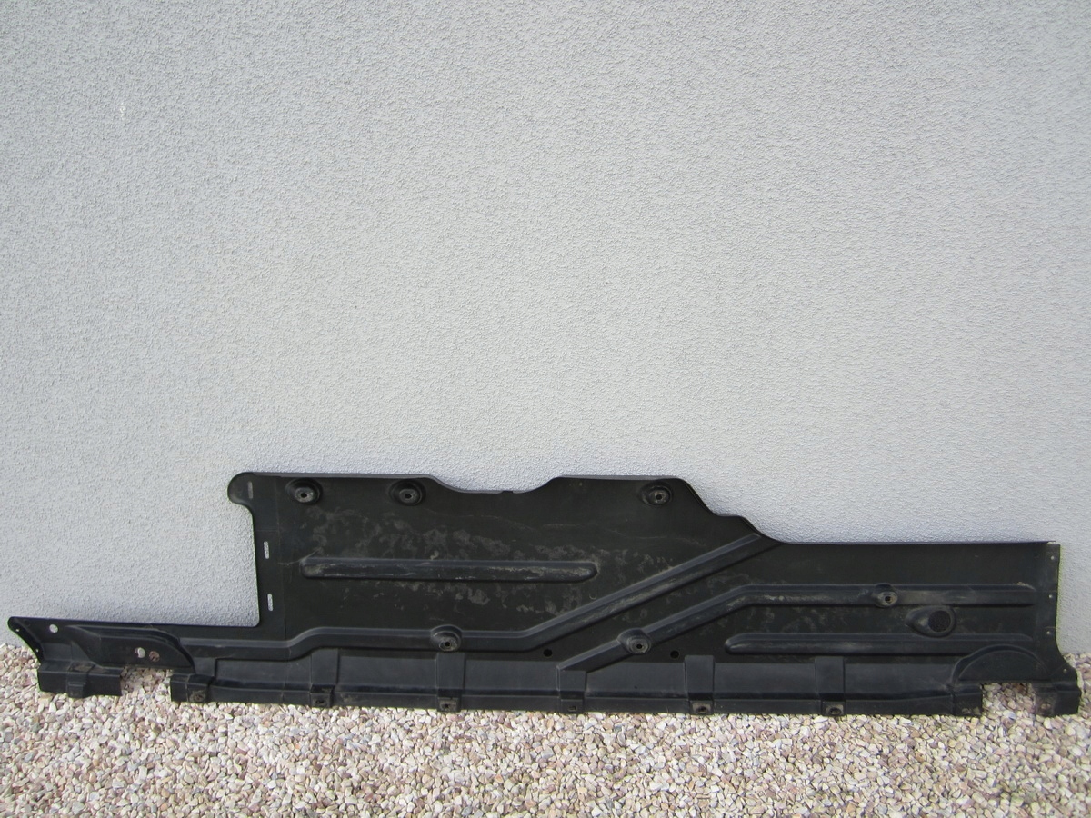 cover chassis right Mercedes W251 R-klasa Long