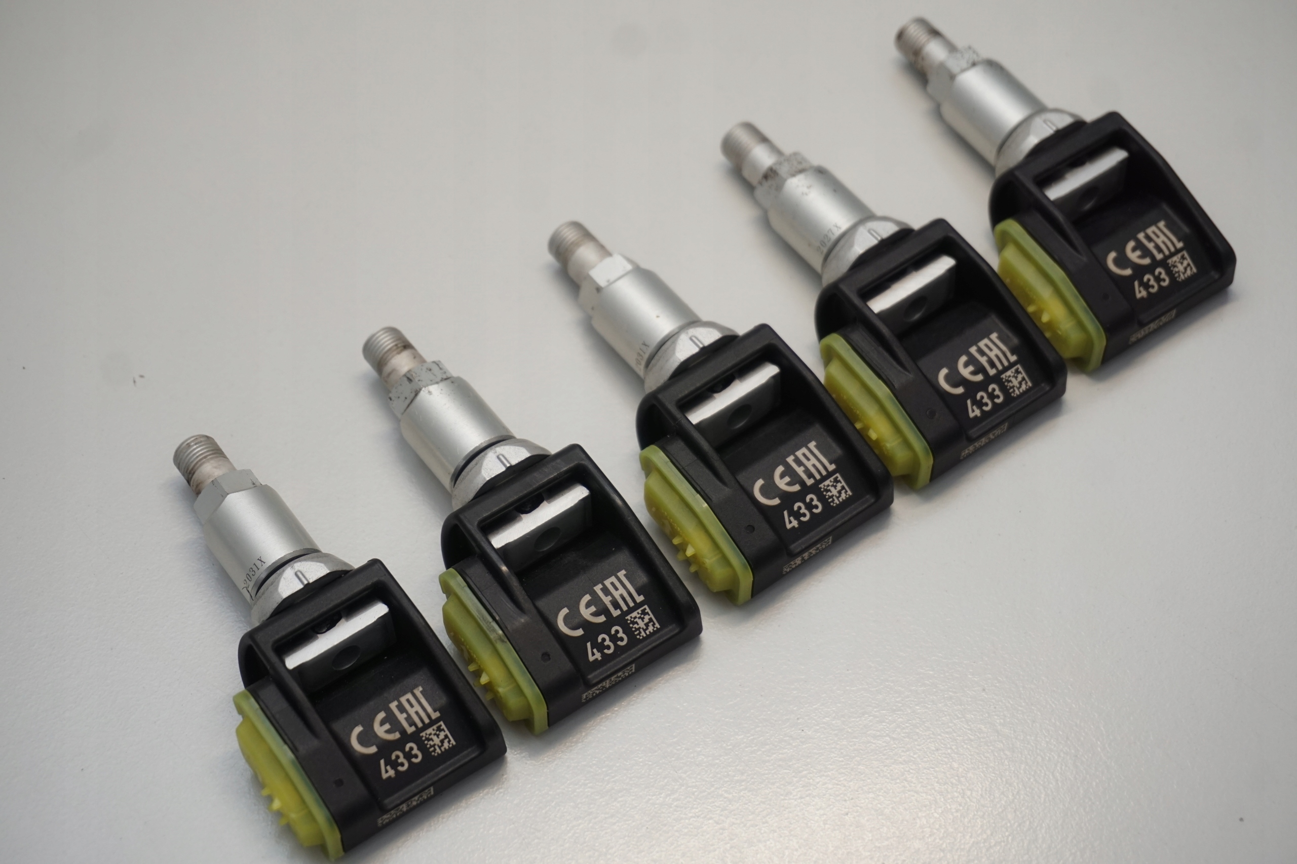 CZUJNIK CIŚNIENIA MERCEDES DG6W2D4 A0009053907 Liczba sztuk 1 szt.