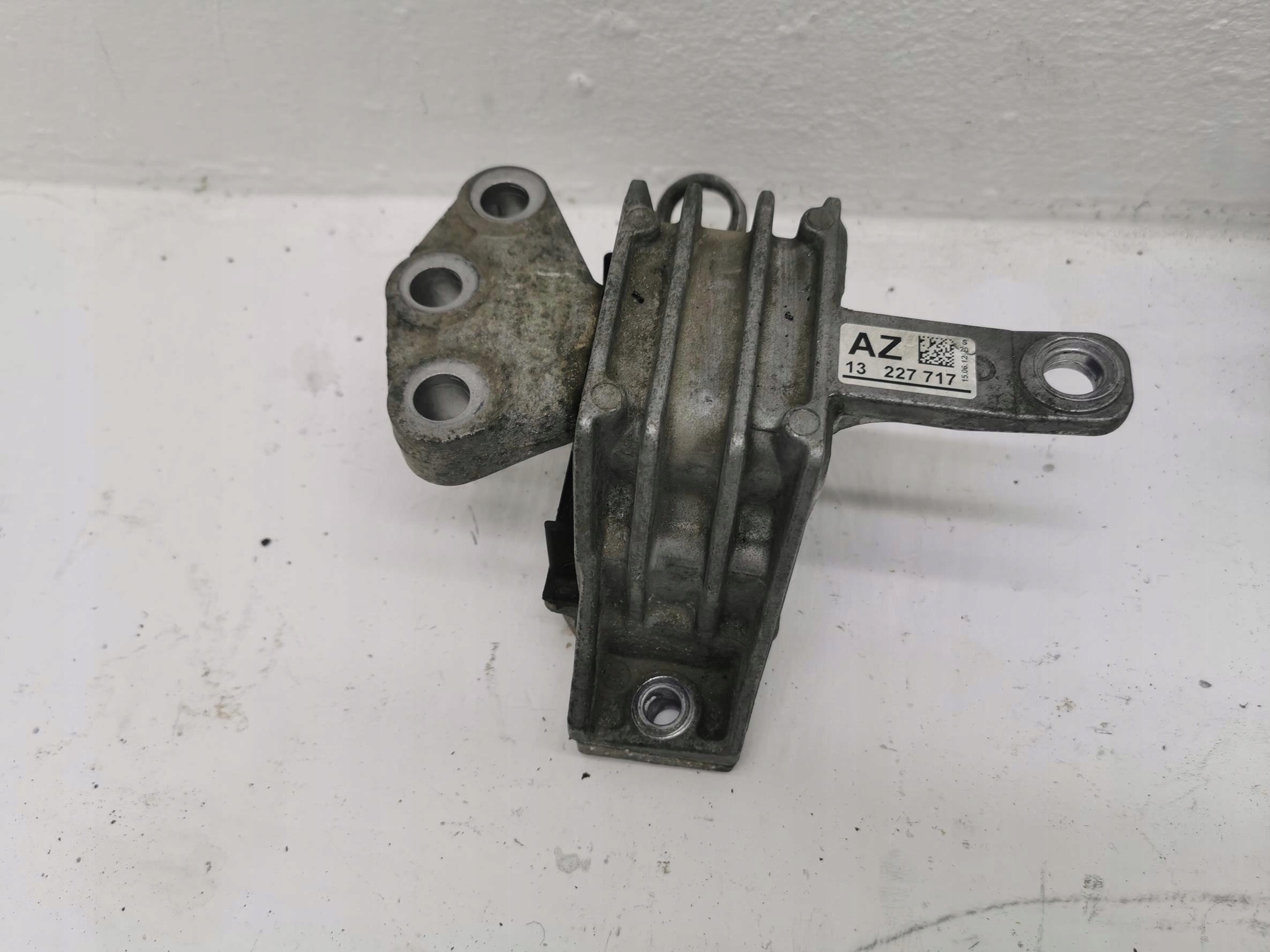 airbag engine mount OPEL INSIGNIA A 13227717