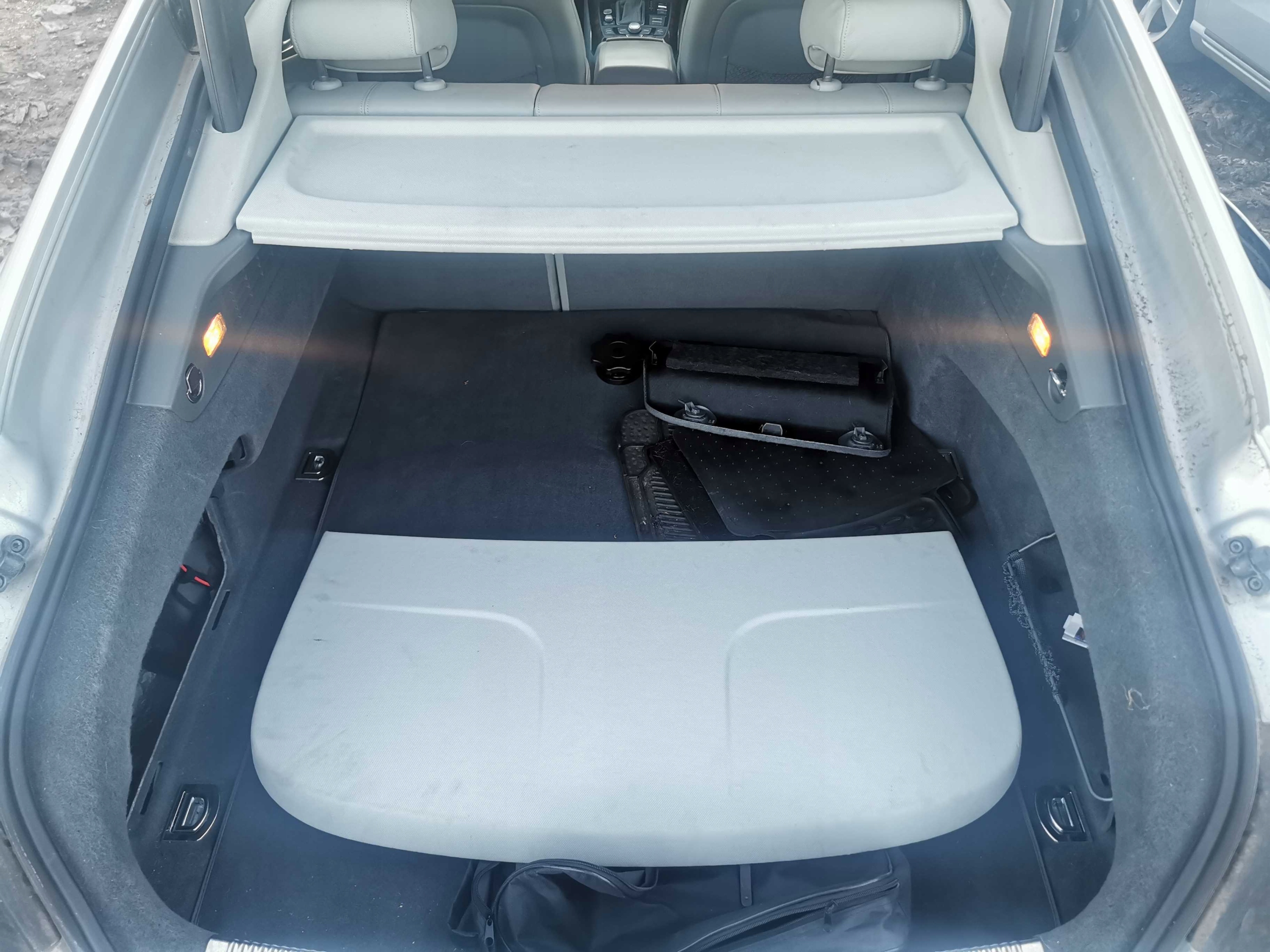 AUDI A7 C7 4g8 полка багажника серая серая