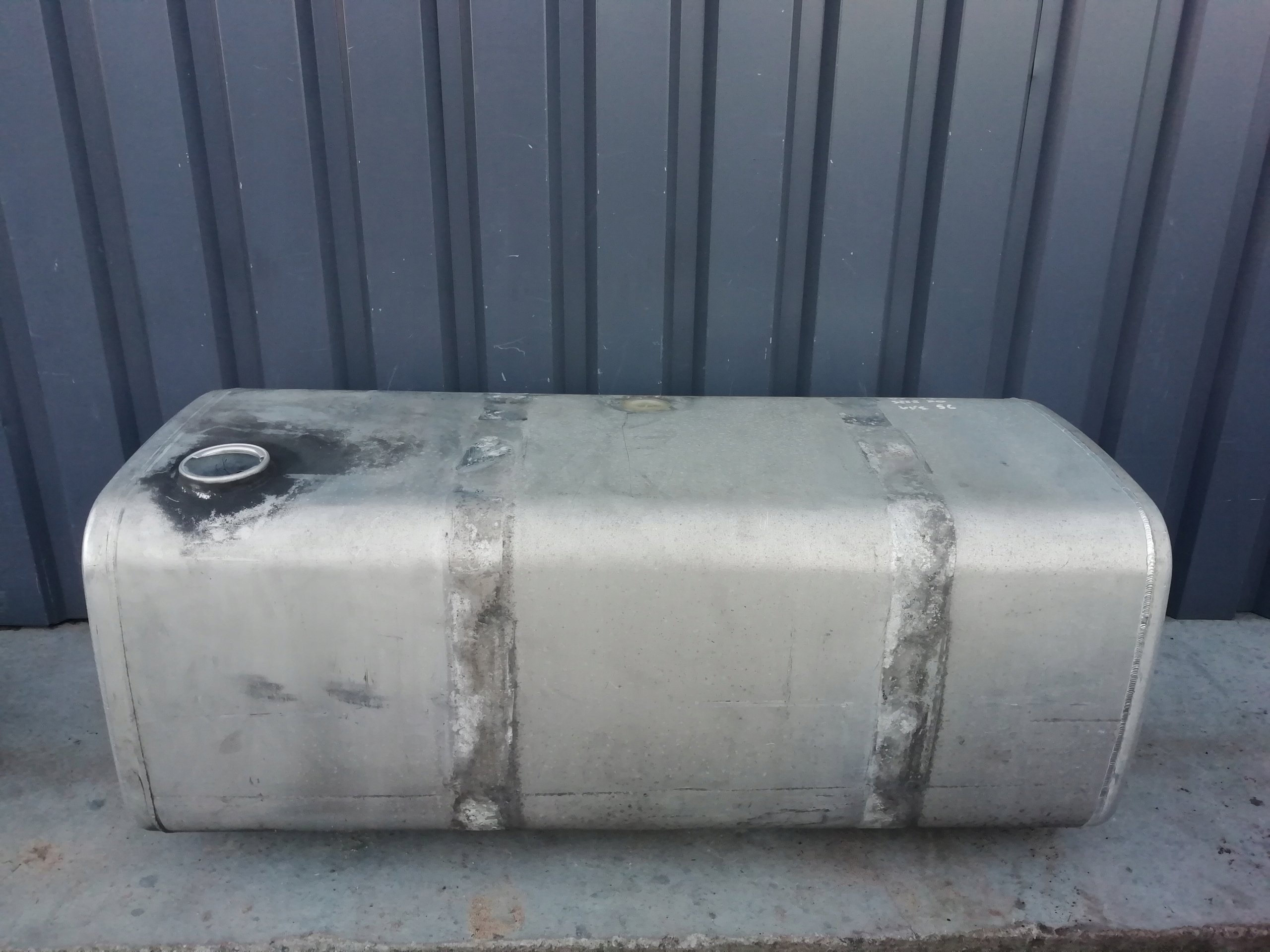 20504491 - топливный бак VOLVO FH 4 RENAULT RANGE 405l 13