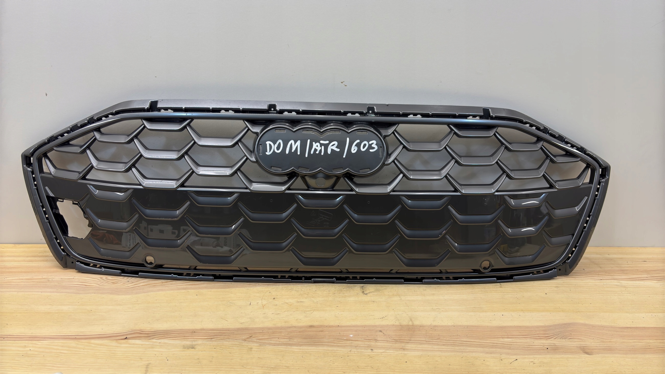 Audi A4 8B3 Kühlergrill FRONTGRILL Kühlergitter 8B3853653A0 - Thumbnail 1