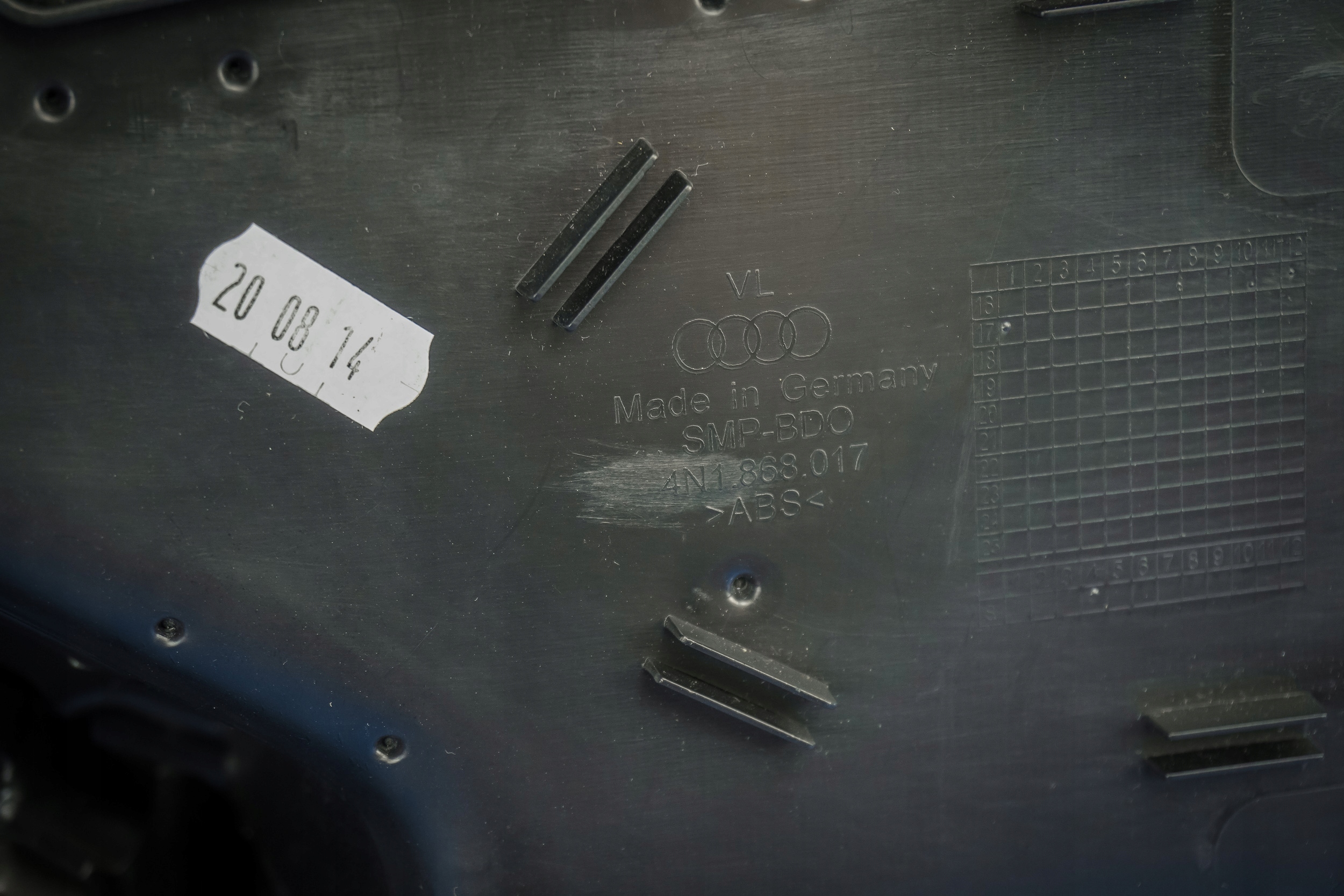 upholstery side door front Audi A8 4N 4N1868017