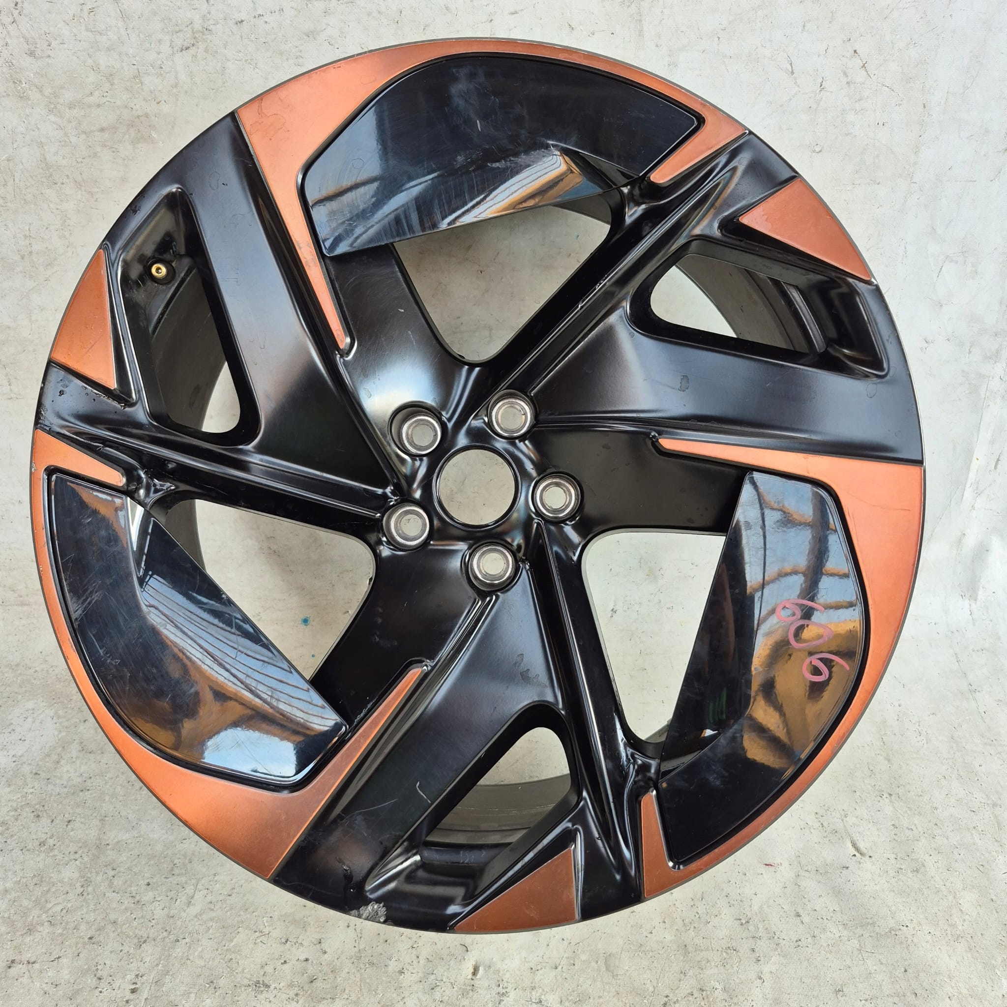 CUPRA TAVASCAN 11H disk hliníkový 21" 9J-NX21H2