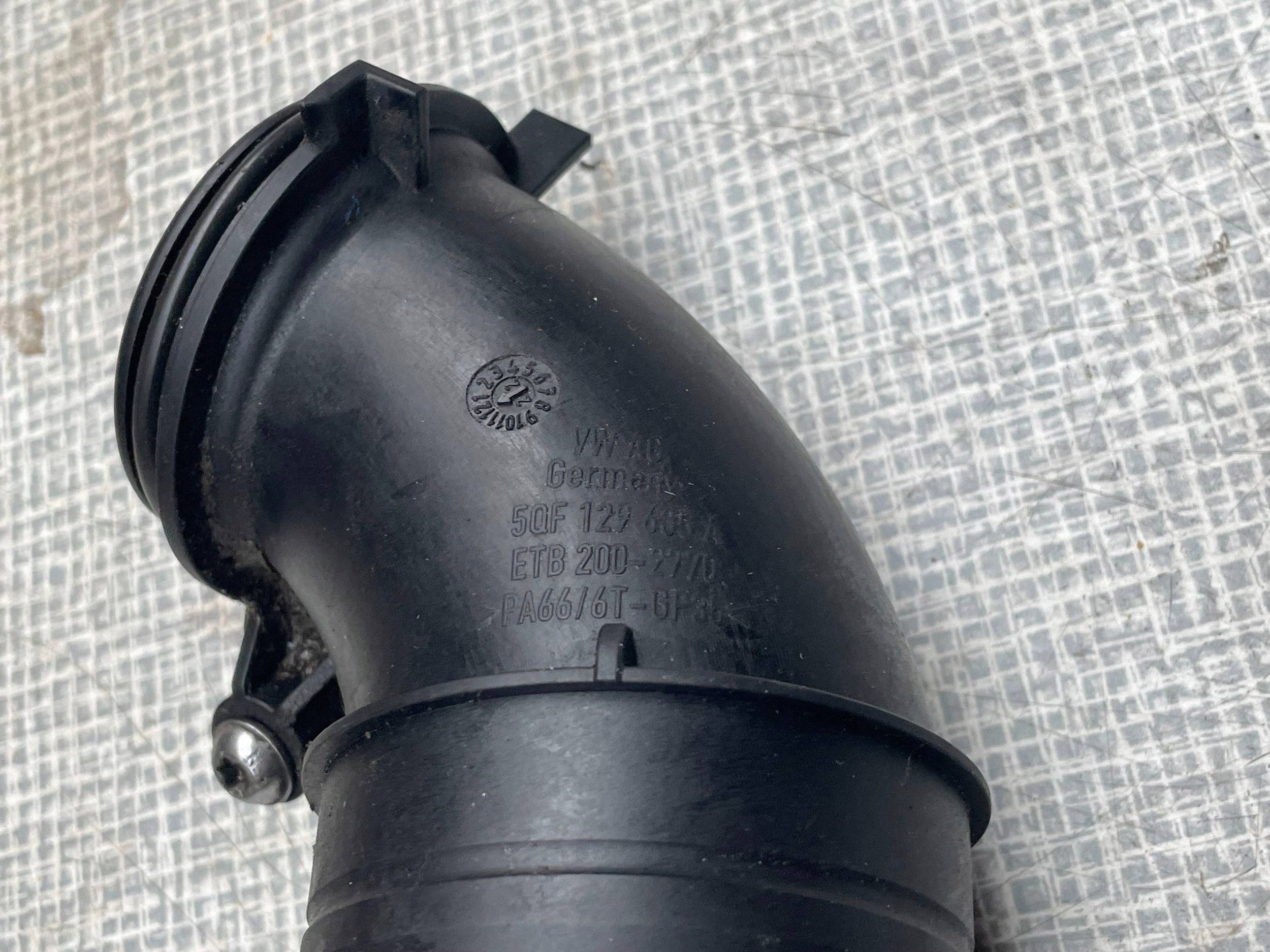 pipe DOLOTOWA AUDI Q3 F3 5QF129635A @M