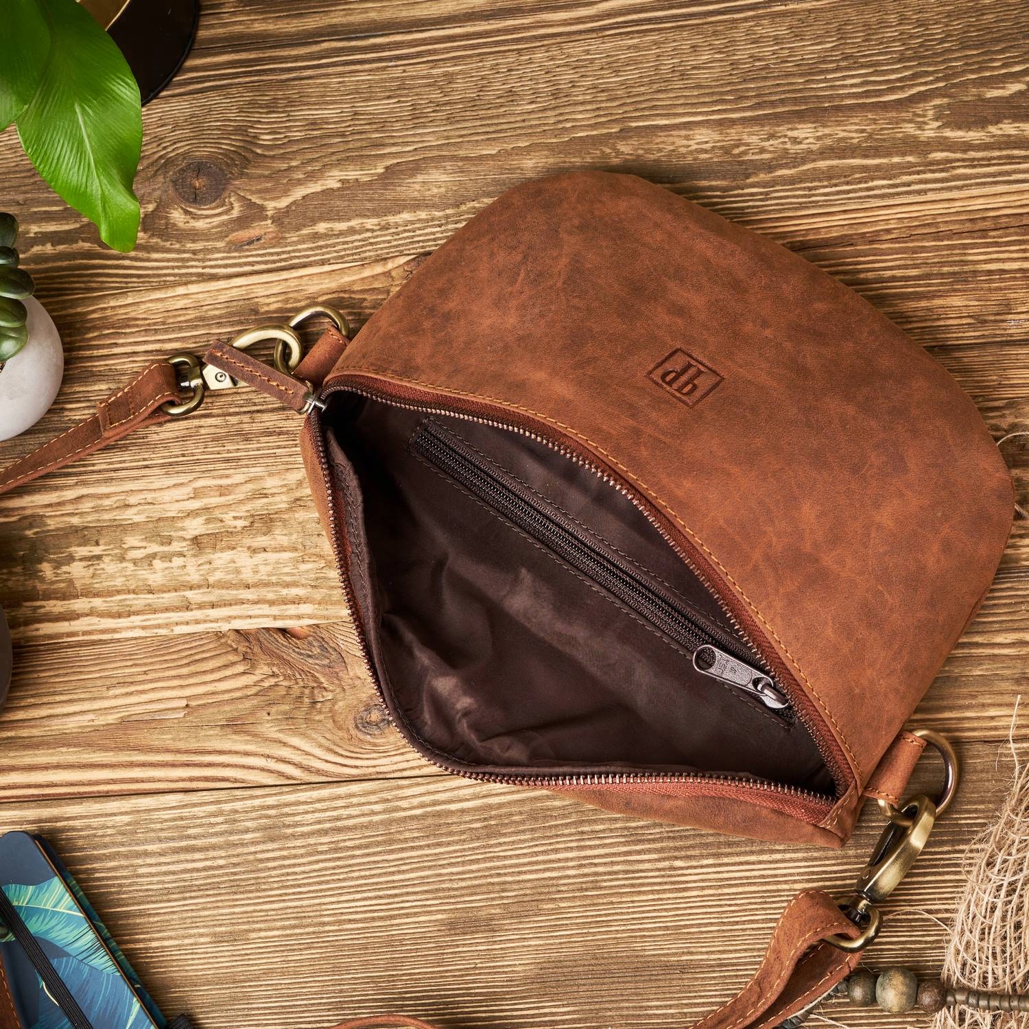 SASZETKA SKÓRZANA VINTAGE PAOLO PERUZZI T-36-LB Kod producenta T-36-LB