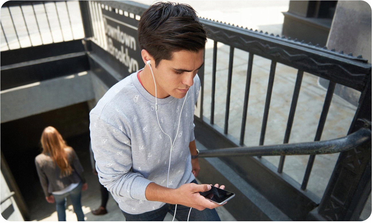 JBL TUNE 110 SŁUCHAWKI DOUSZNE Z MIKROFONEM CZARNE Konstrukcja zamknięta