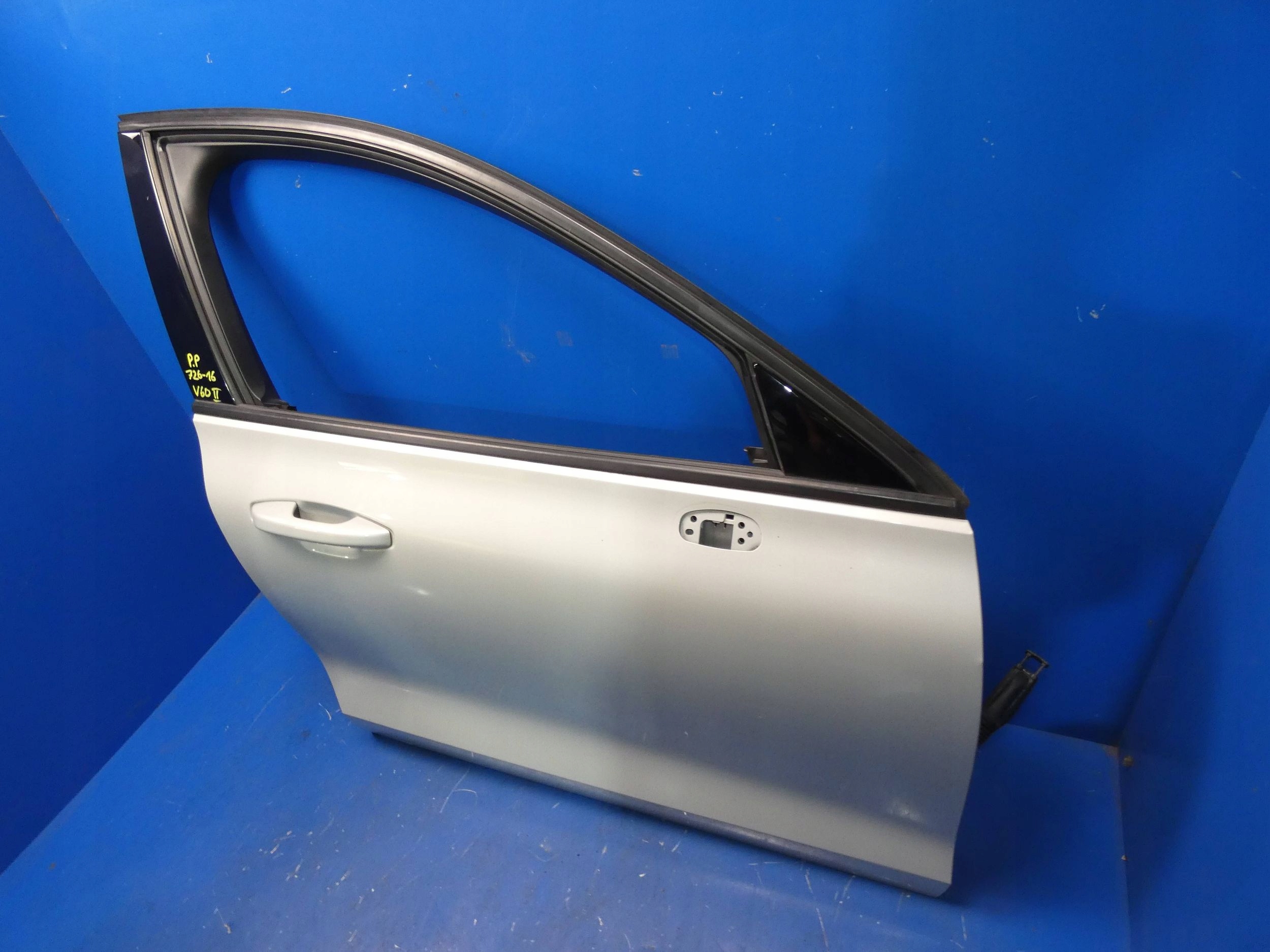 VOLVO V60 II S60 III DRZWI PRAWY PRZÓD PRZEDNIE 726-16 Typ samochodu Samochody osobowe