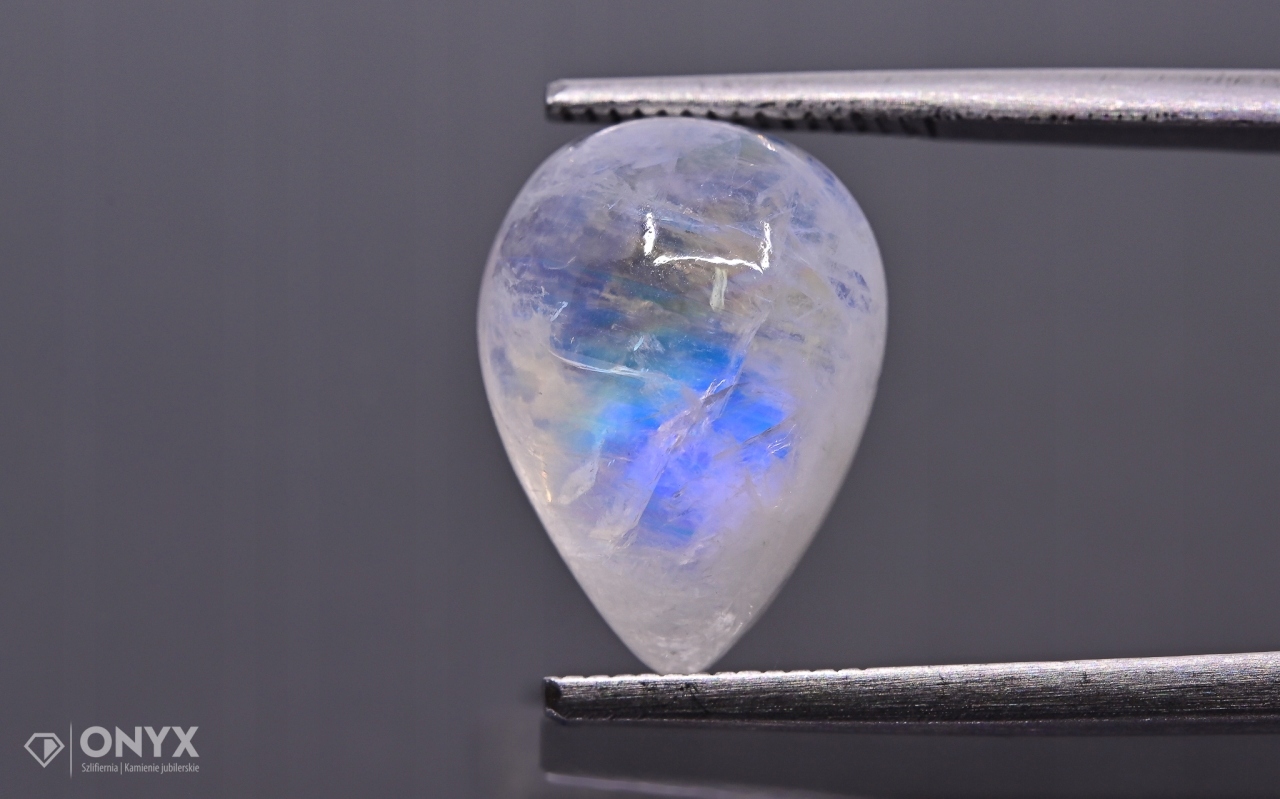 Měsíční kámen kabošon slza 14x10 mm