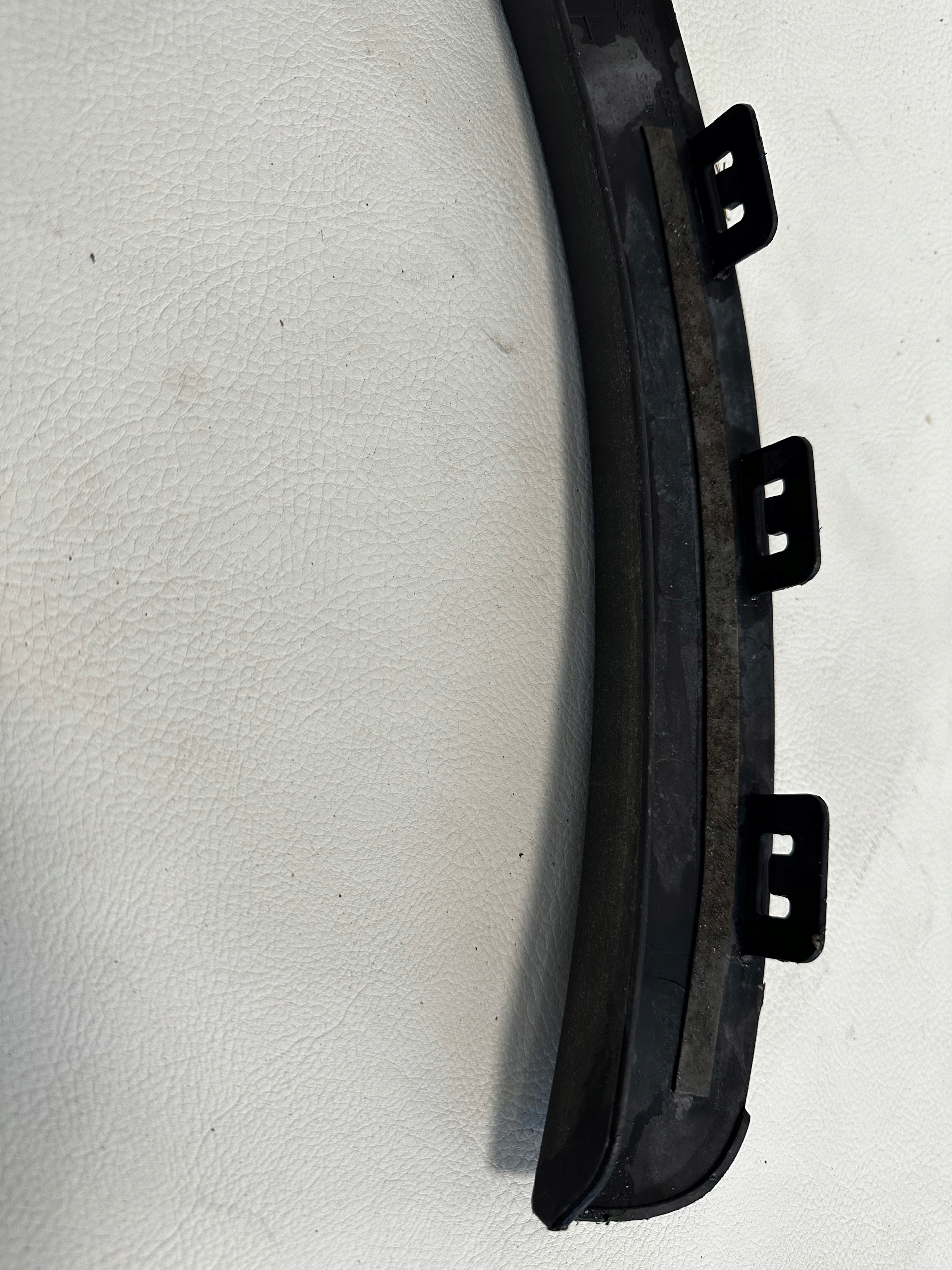 Audi Q3 moulding nadkola right rear part 8U0