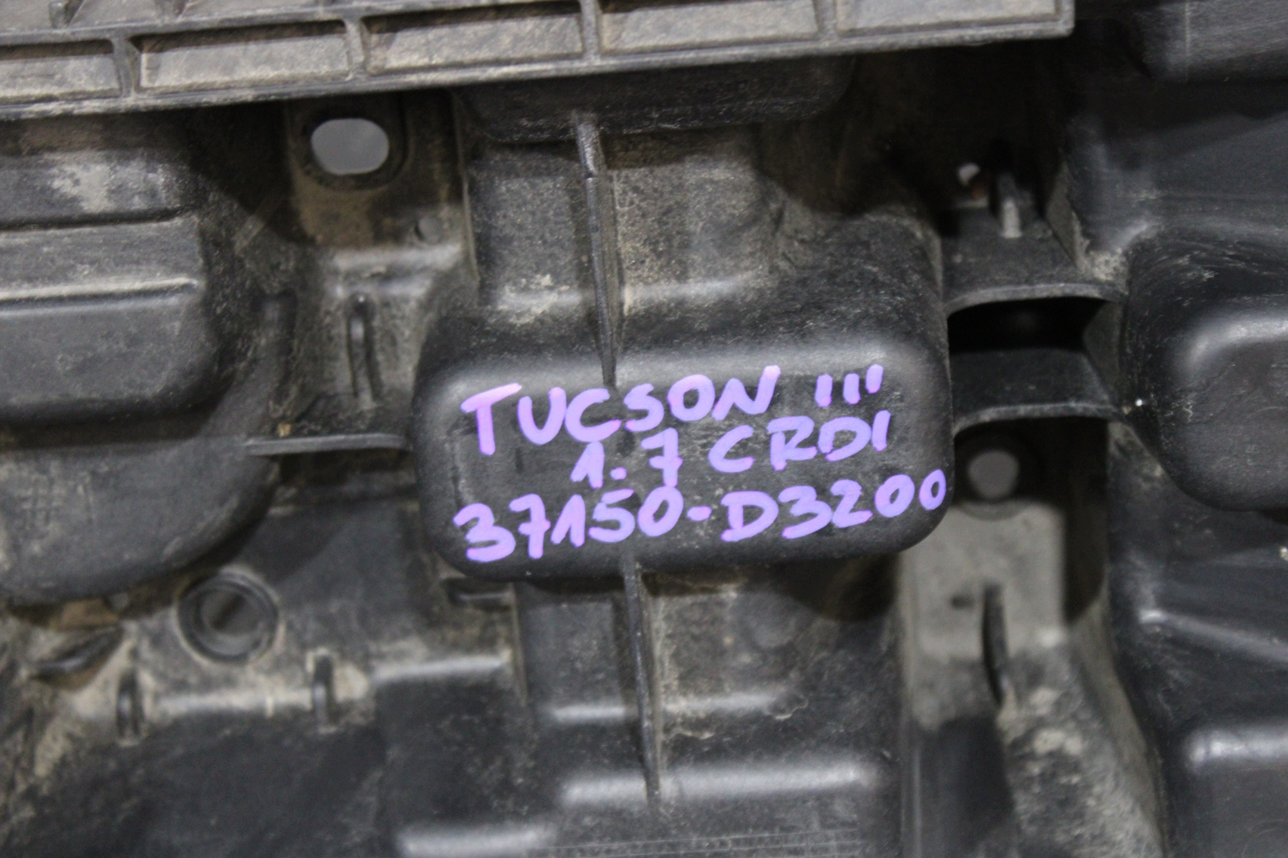 držač akumulatora 37150-D3200 HYUNDAI TUCSON III 3