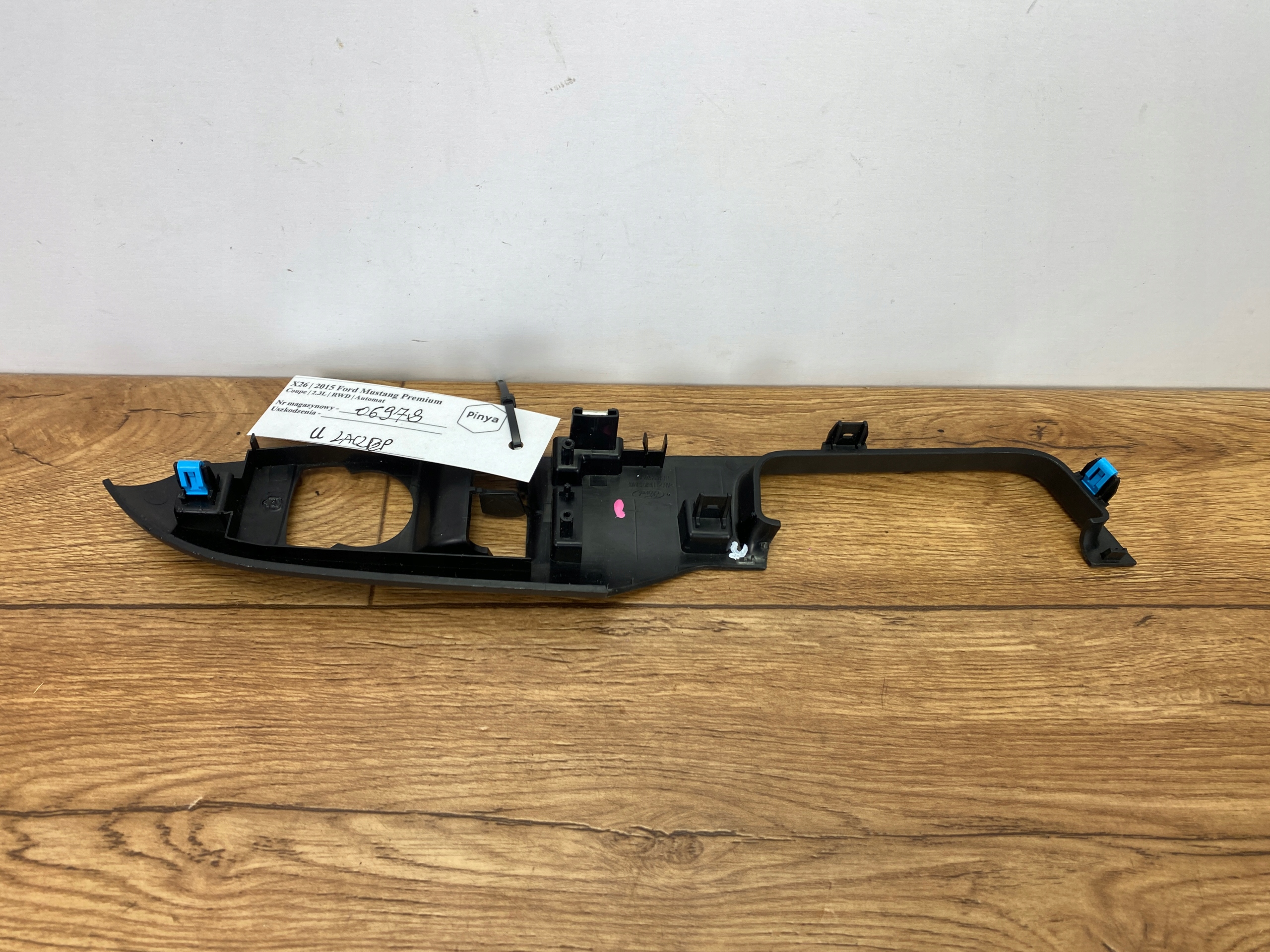 frame przyciskow of the window left front Ford Mustang VI 2015+ USA