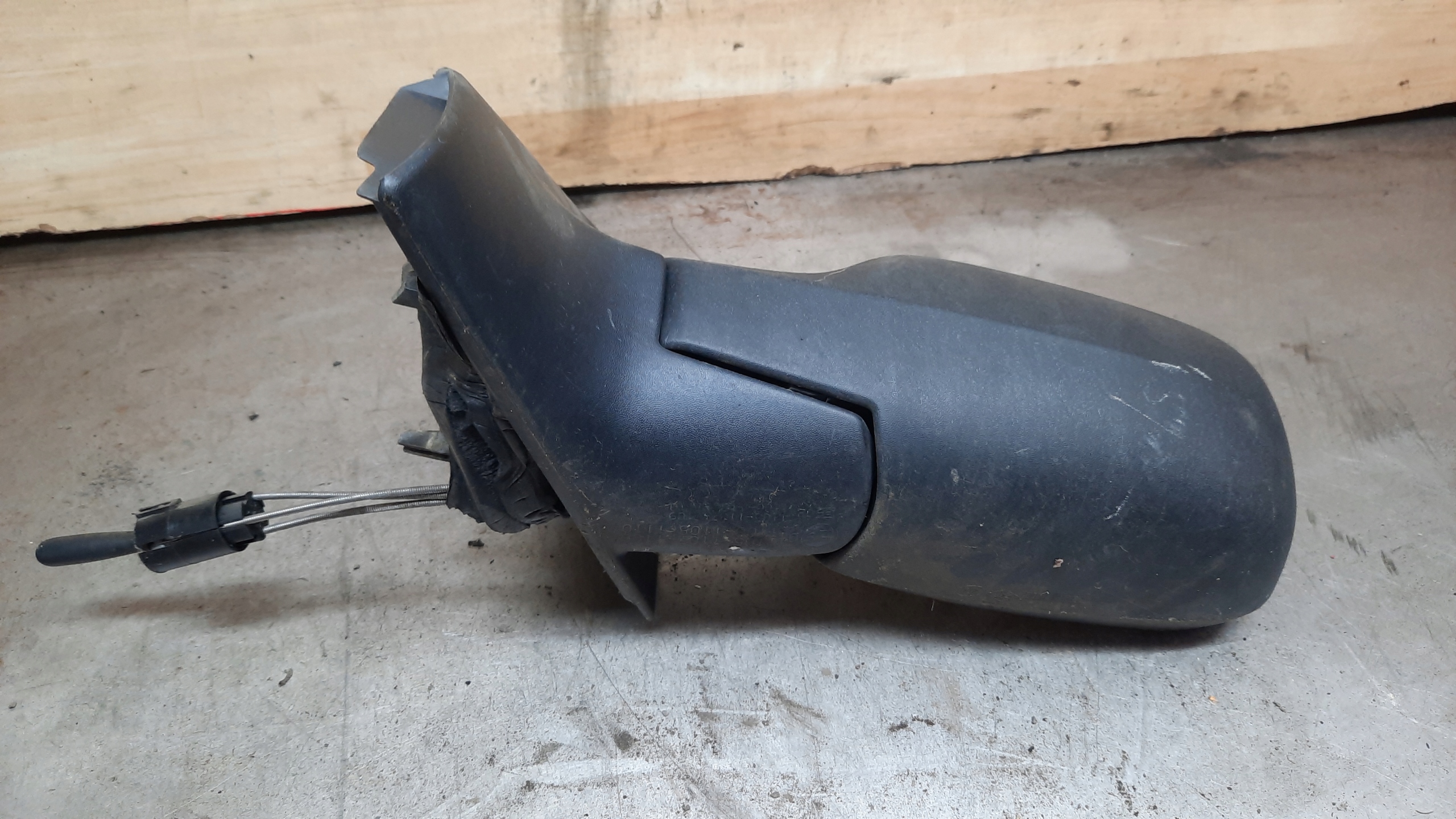 зеркало левое renault MEGANE II 1.4b 03R