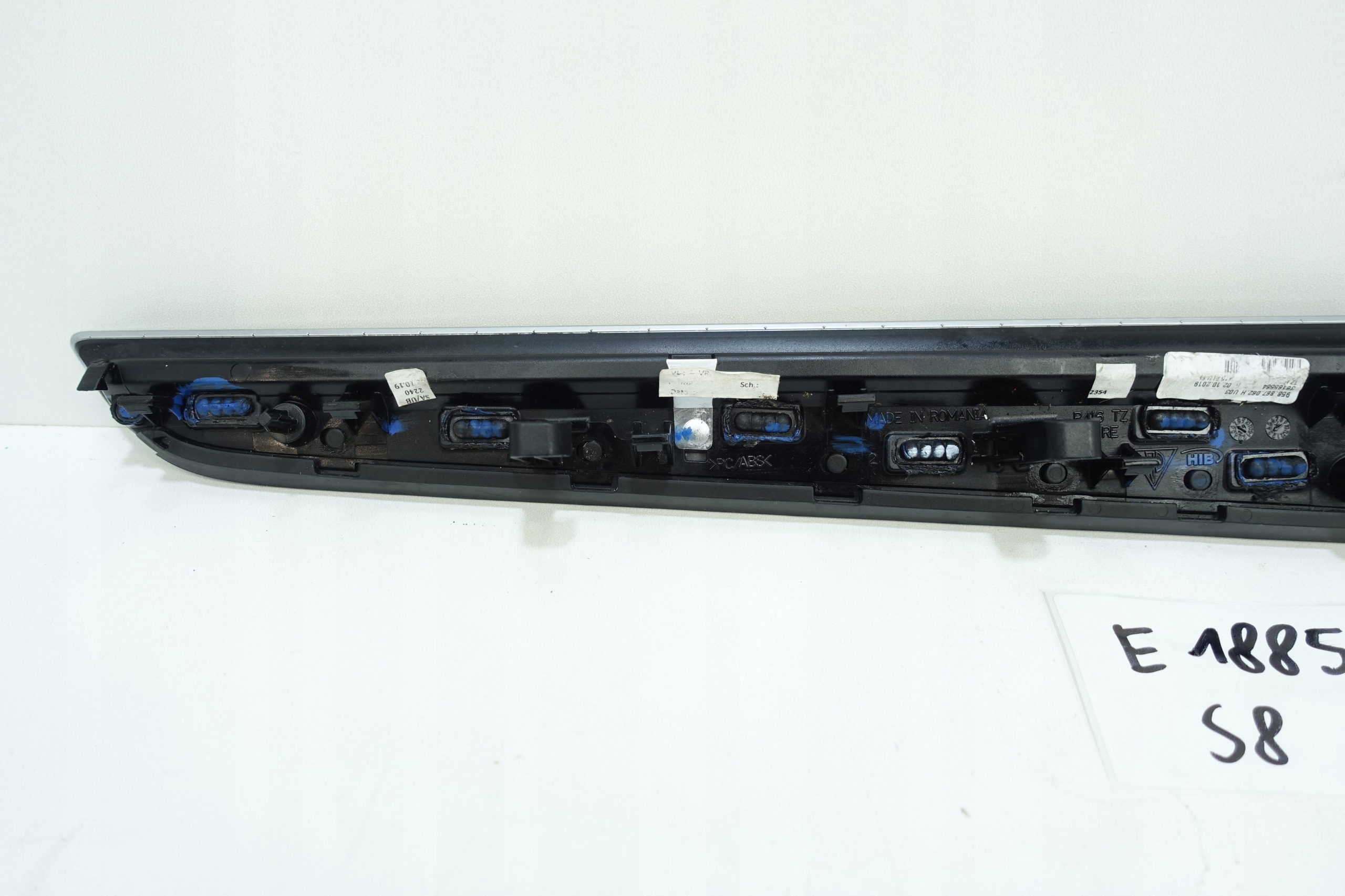 moulding door right rear part PORSCHE MACAN 95B867062H
