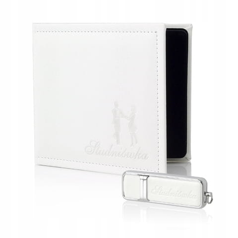 

Zestaw Studniówkowy - etui + pendrive 16GB Usb 3.0