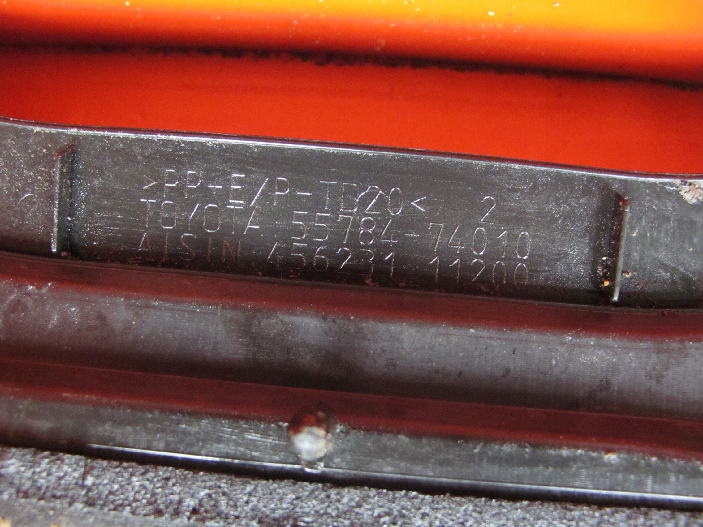 TOYOTA IQ 09- torpedo upper lower KOMPLET