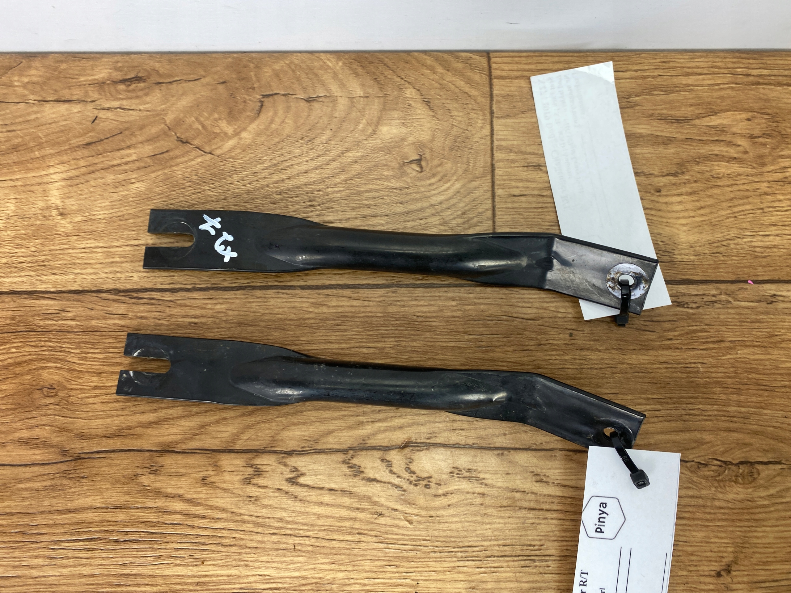 wall support of the rear left left Dodge Challenger 2015+ USA