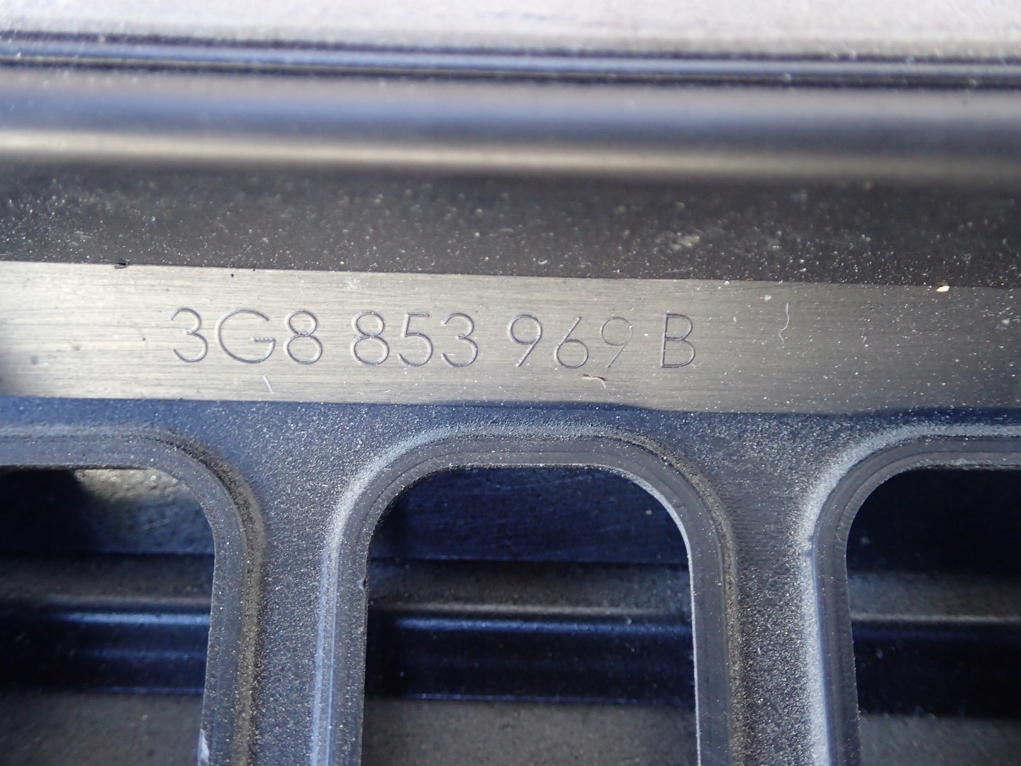 moulding for door left front VW ARTEON 3G8853969B