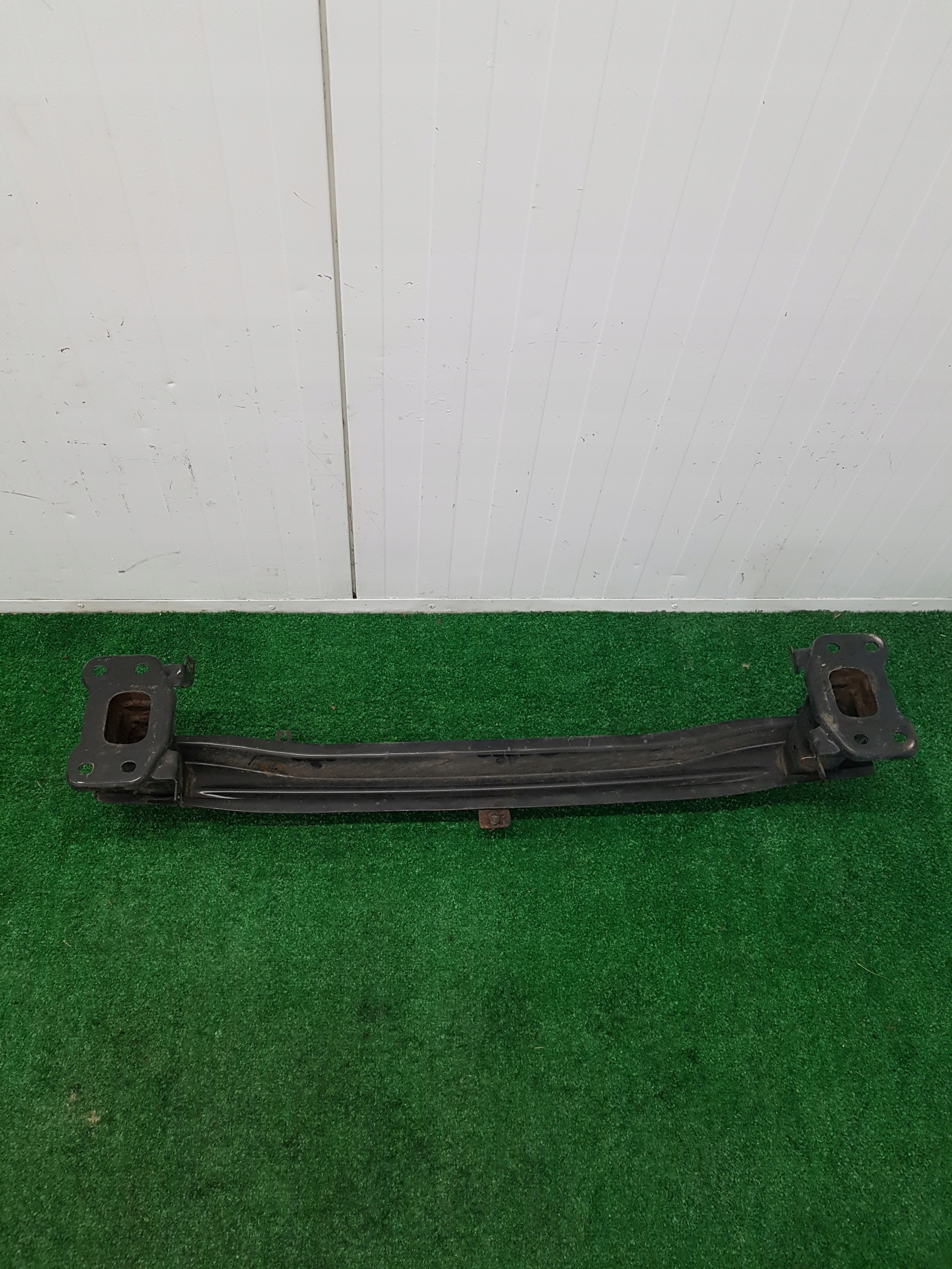 sider below front bumper SKODA SUPERB 2 3T0807109C