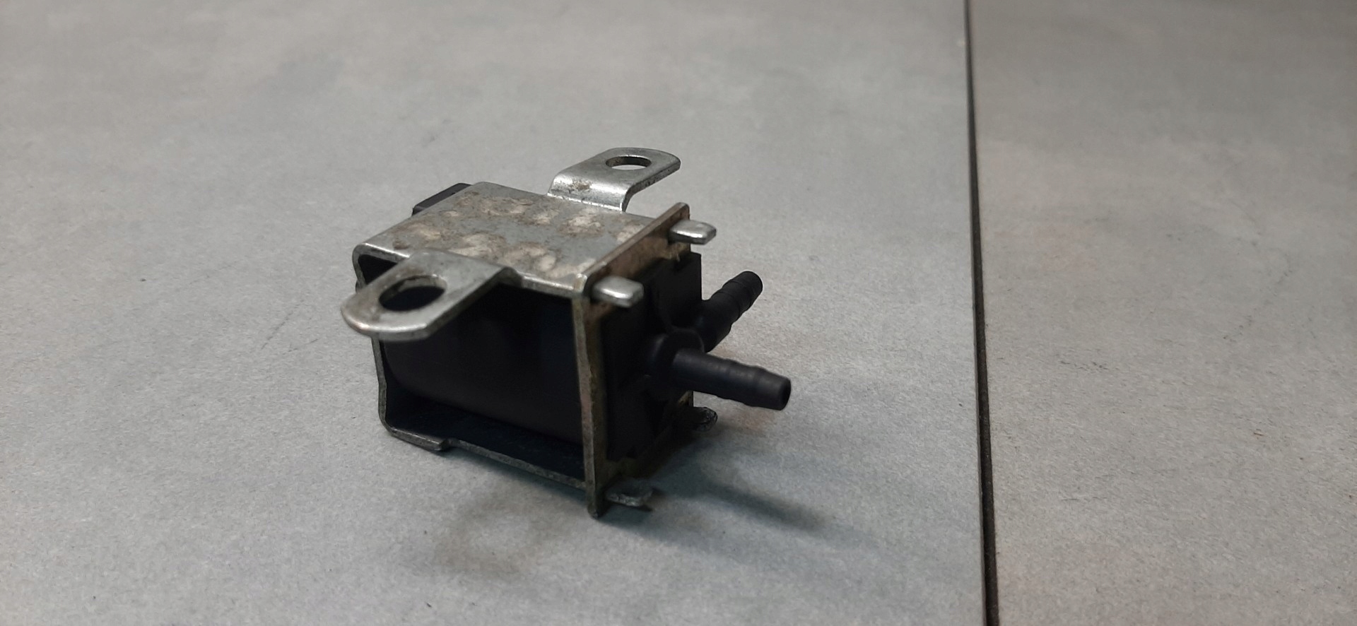 egr ventil VW GOLF III 1.9 TDI 72189555