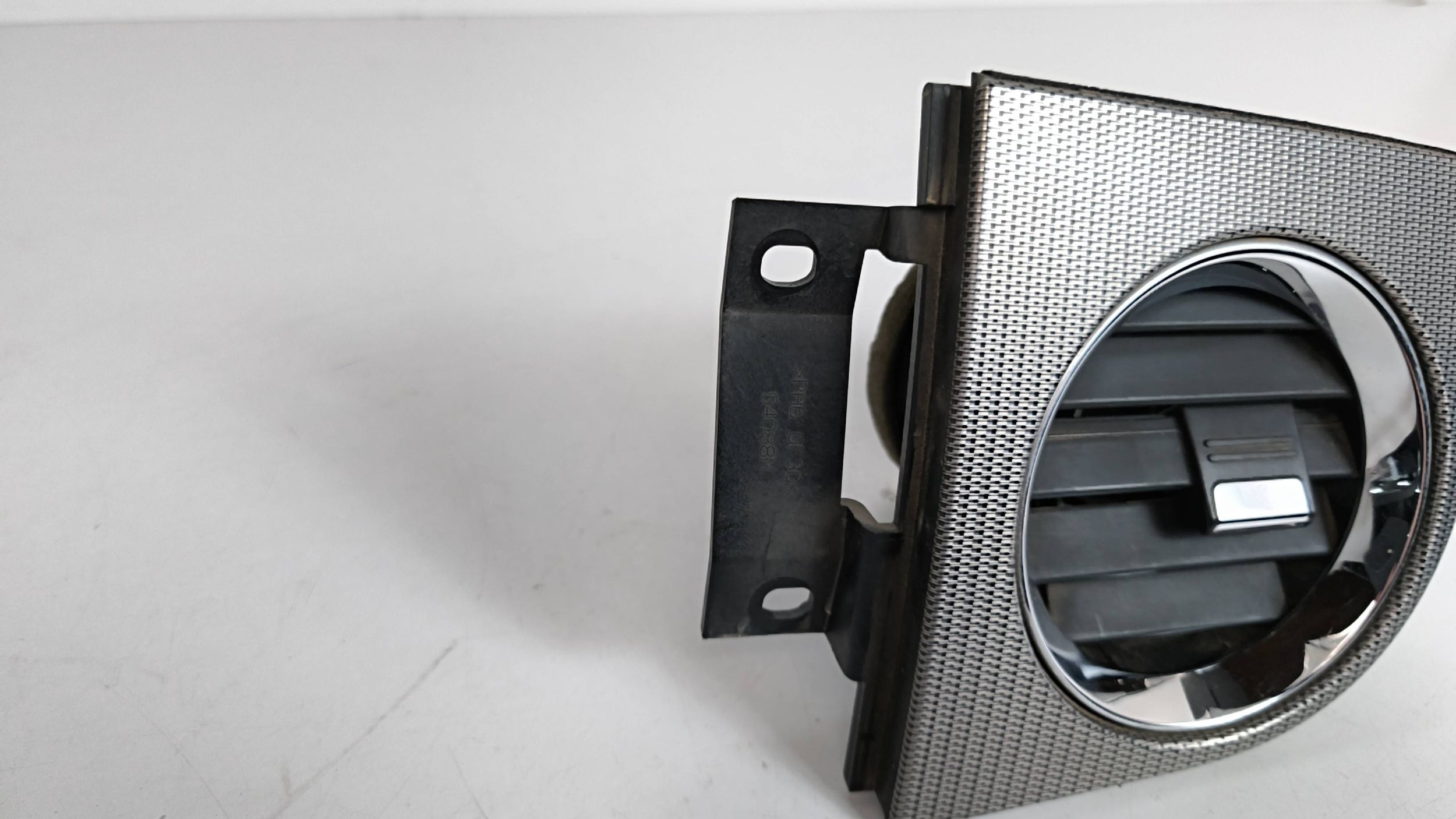 Ford Mustang V 10-14 grid air conditioning devices side of the dashboard