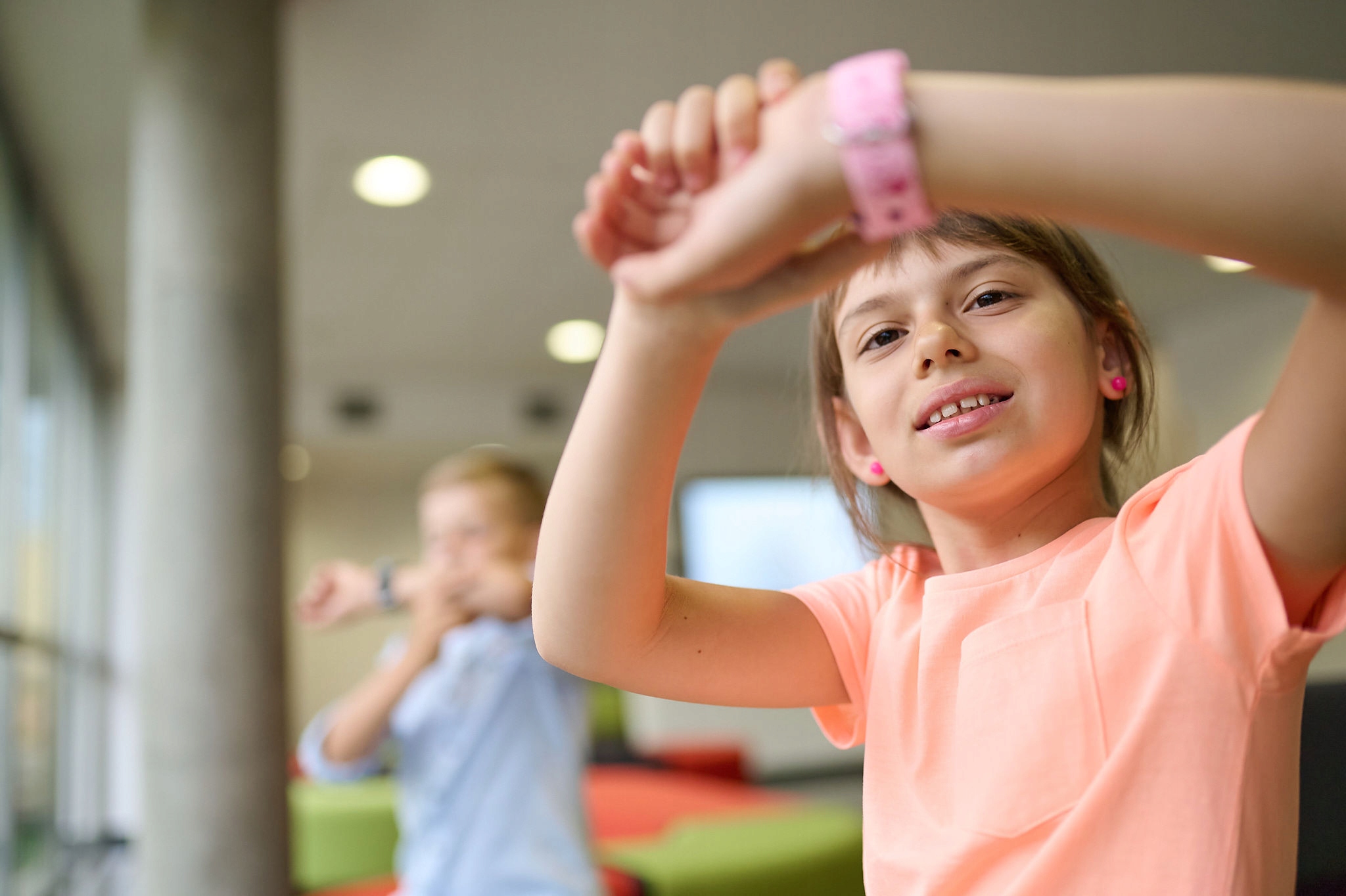 ZEGAREK DZIECKA SMARTWATCH GARETT KIDS ESSA 4G RÓŻ Złącza nanoSIM