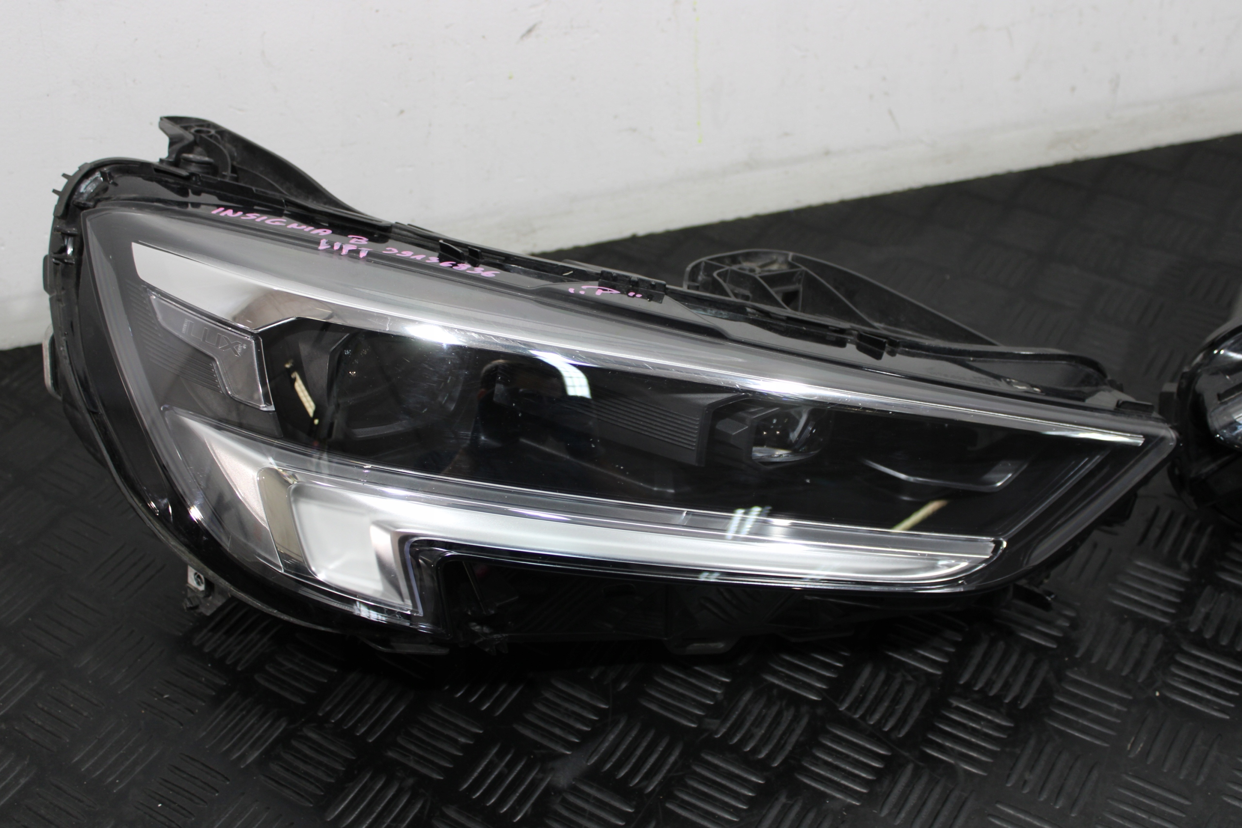 lights front LED OPEL INSIGNIA B LIFT 39136836 39136835