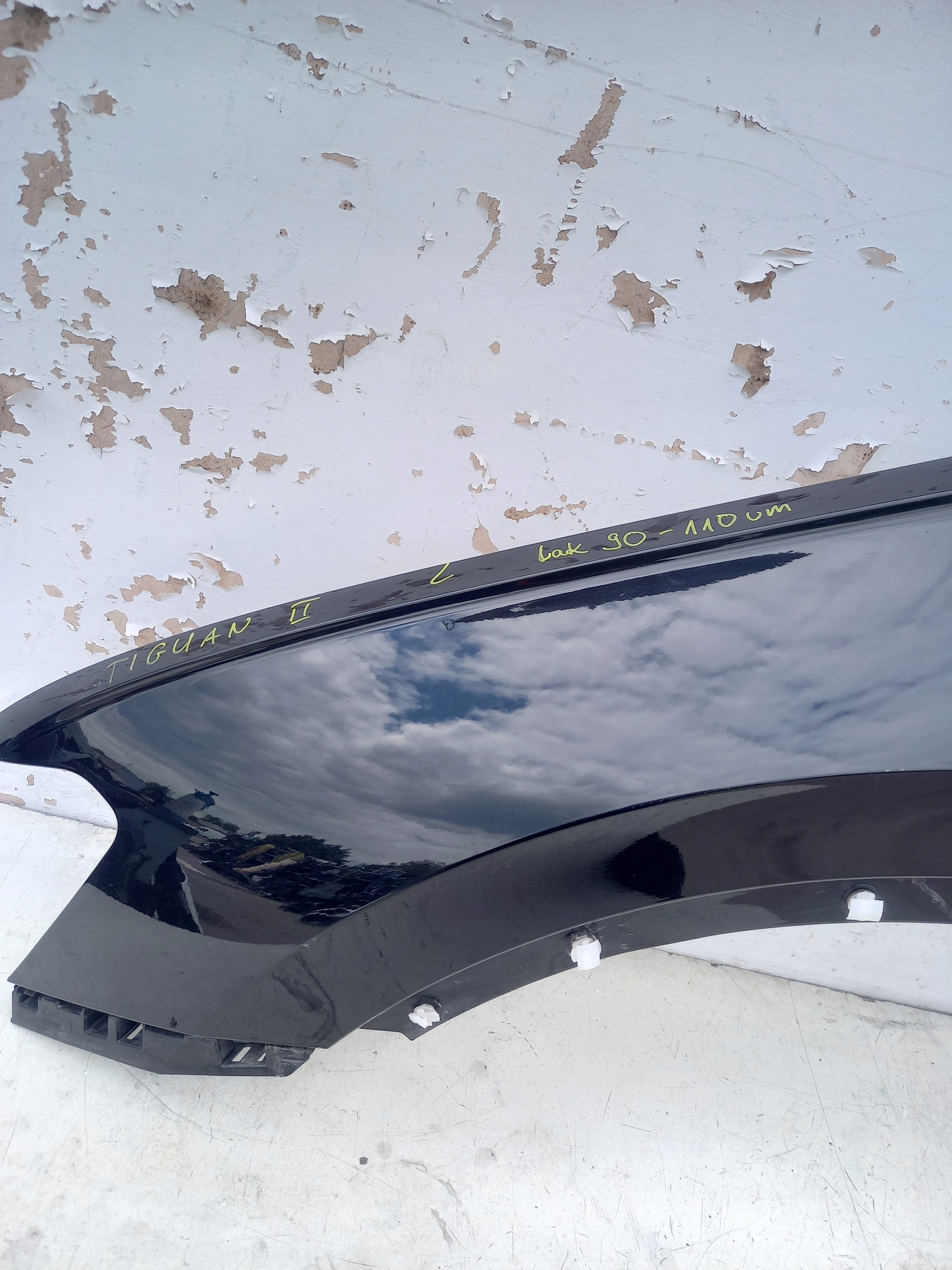 Błotnik lewy przód VW Tiguan II Strona zabudowy przód - lewa