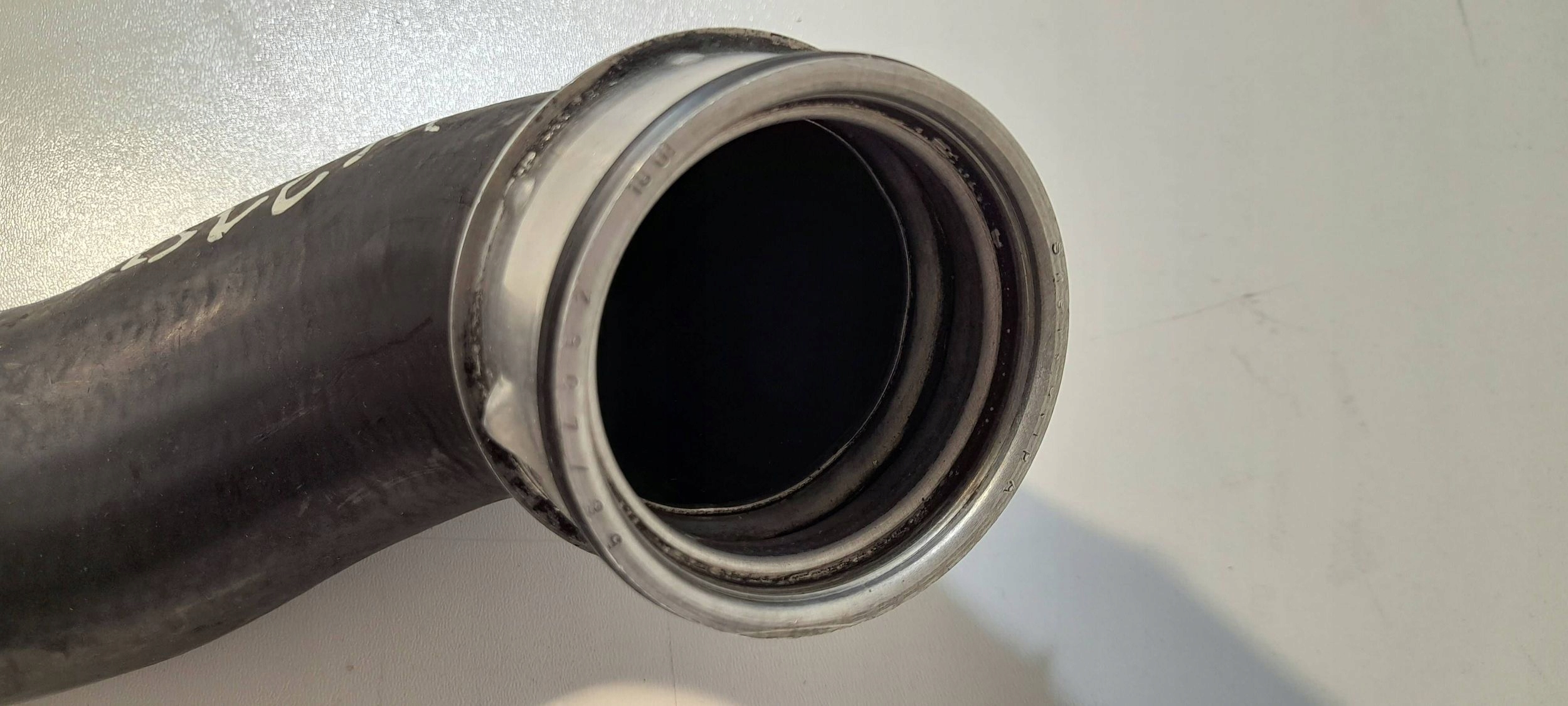 Mercedes-Benz E 320 CDI W210 pipe / hose dolotowy air (258)