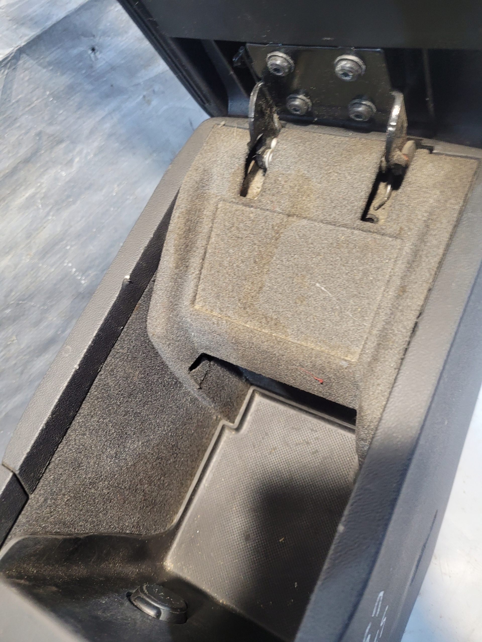 TUNEL mitte Armlehne OE 9682469677 CITREON C5 X7 10r.
