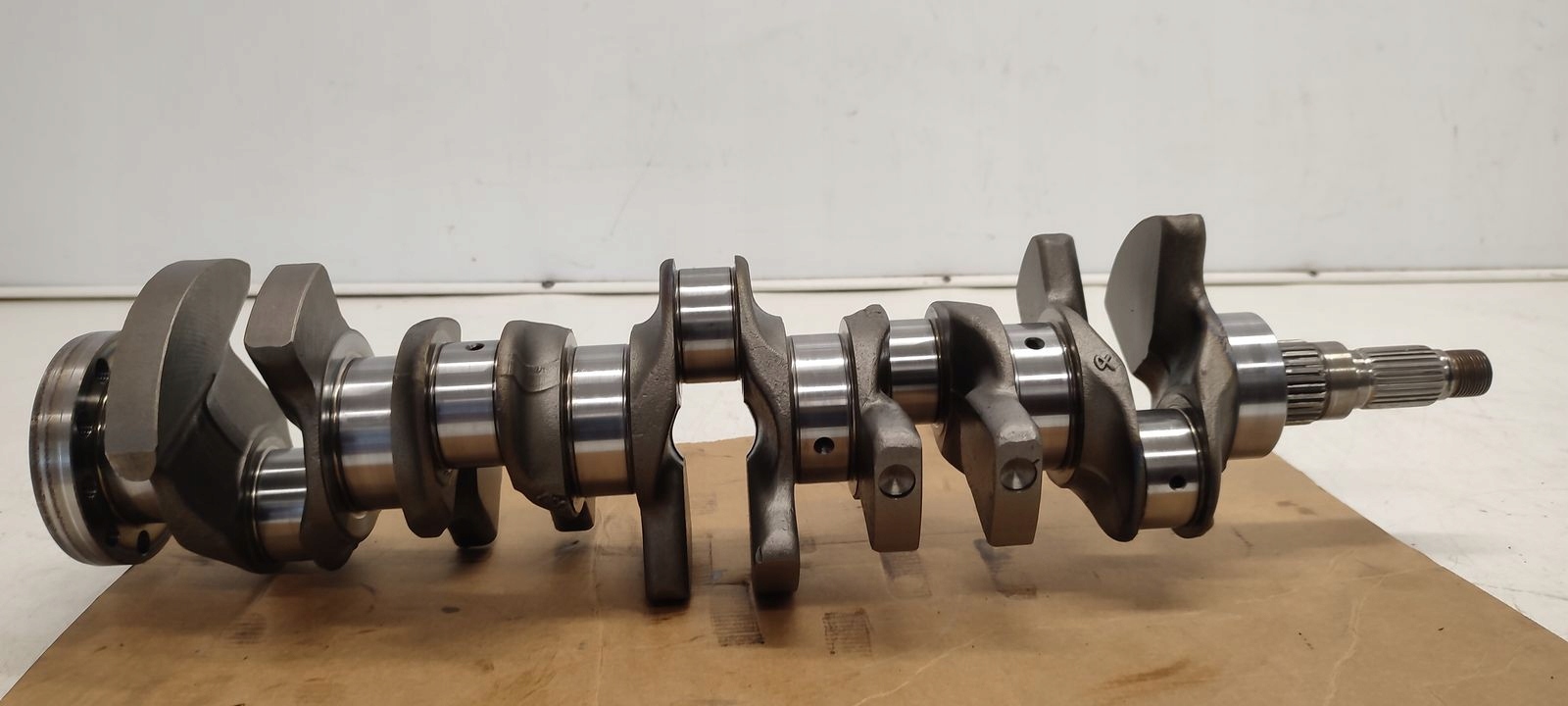 crank Volvo V70 2,0D D5204T