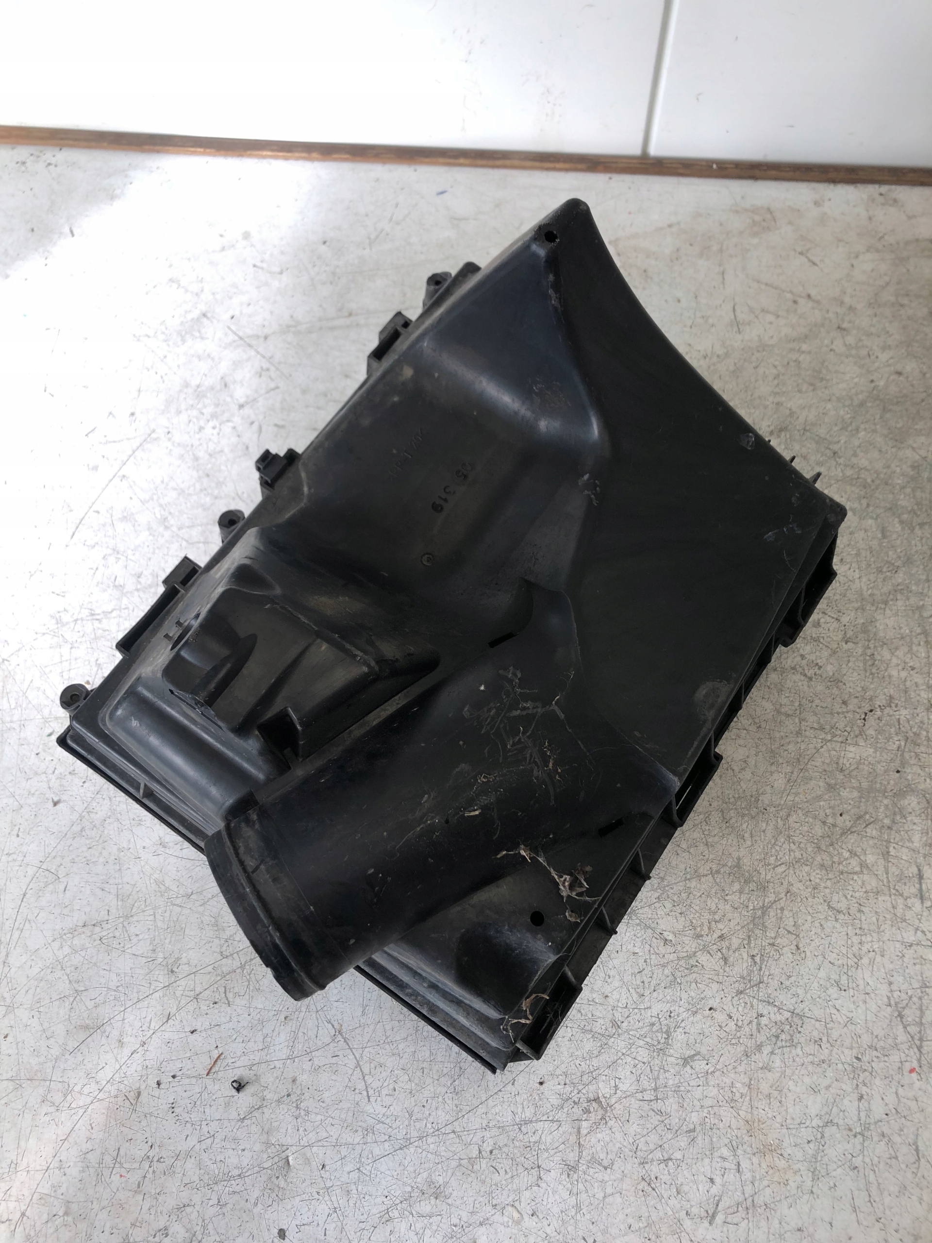 Gehäuse filter luft VECTRA C LIFT 55350912