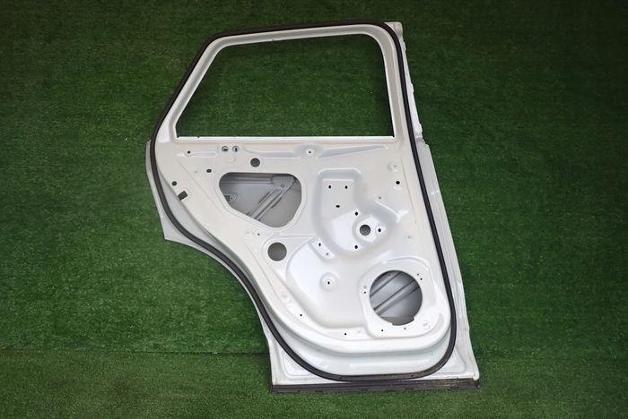 AUDI Q2 81A door left rear. rear part