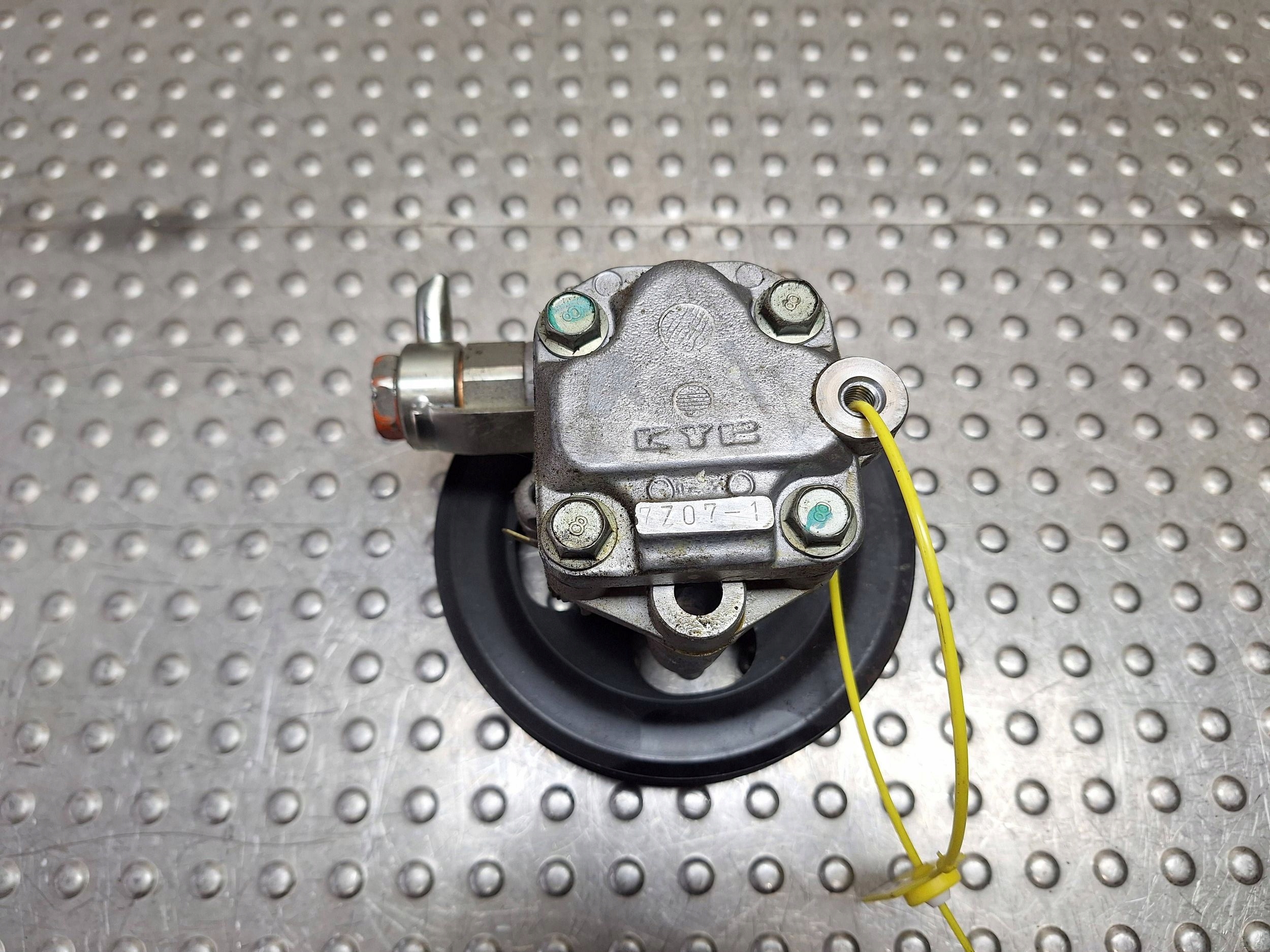 servo pump 7Z07-1 MITSUBISHI L200 IV 2.5 DID 4D56U 06