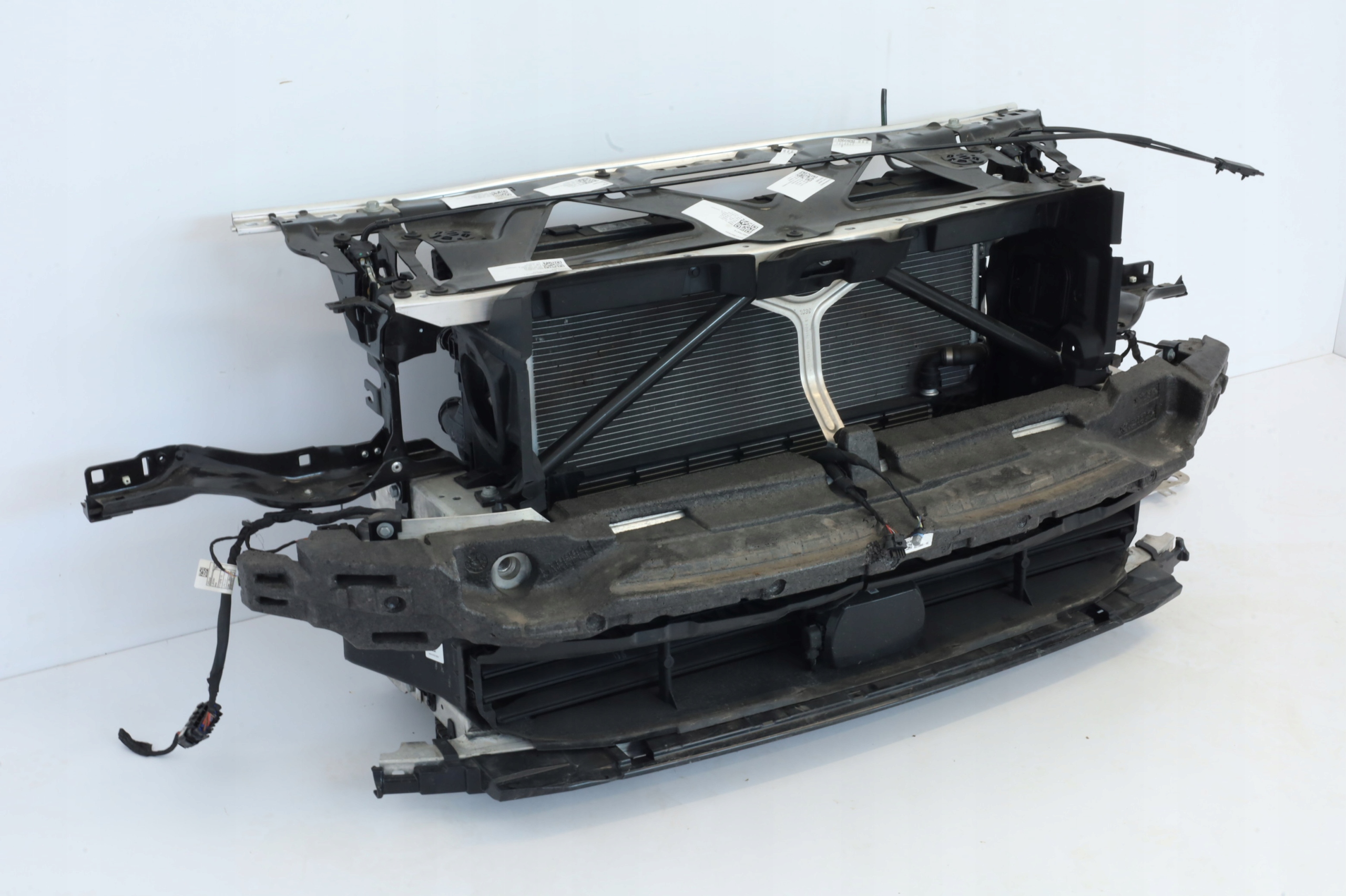 WZMOCNIENIE PAS PRZEDNI RADAR BMW G11 G12 LCI 740d Typ samochodu Samochody osobowe