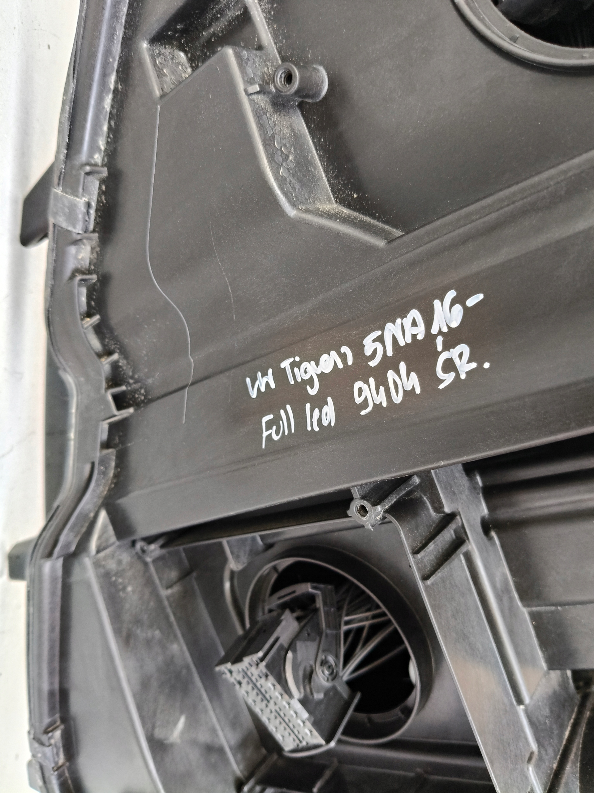 light left REFLEKTOR VW TIGUAN 5N 5NA 16- FULL LED