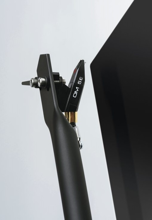 PRO-JECT T1 WALNUT + ARGON AUDIO ALTO A5 ASH Kolor brązowy