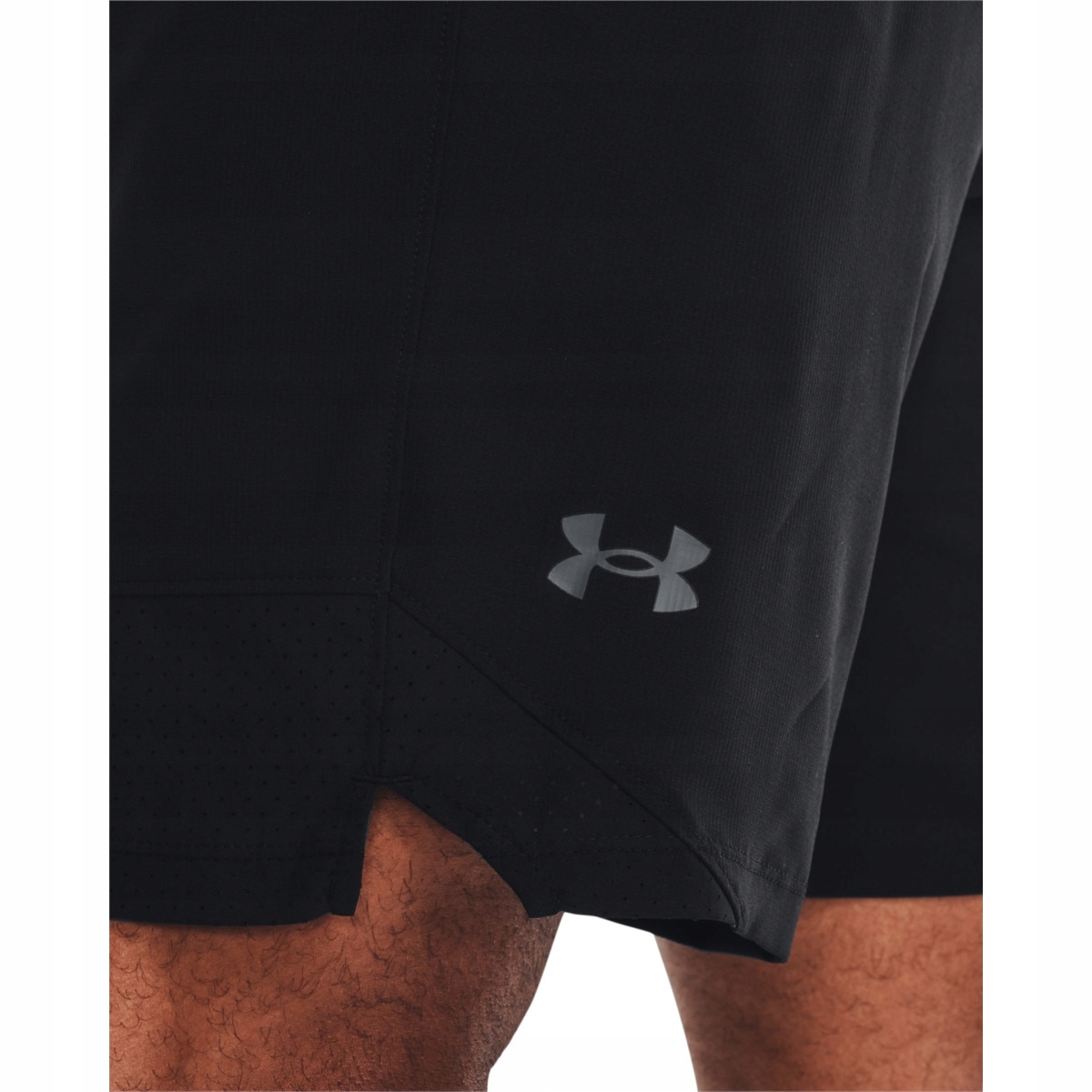 Spodenki Under Armour r. M czarny Kod producenta 1370382-001