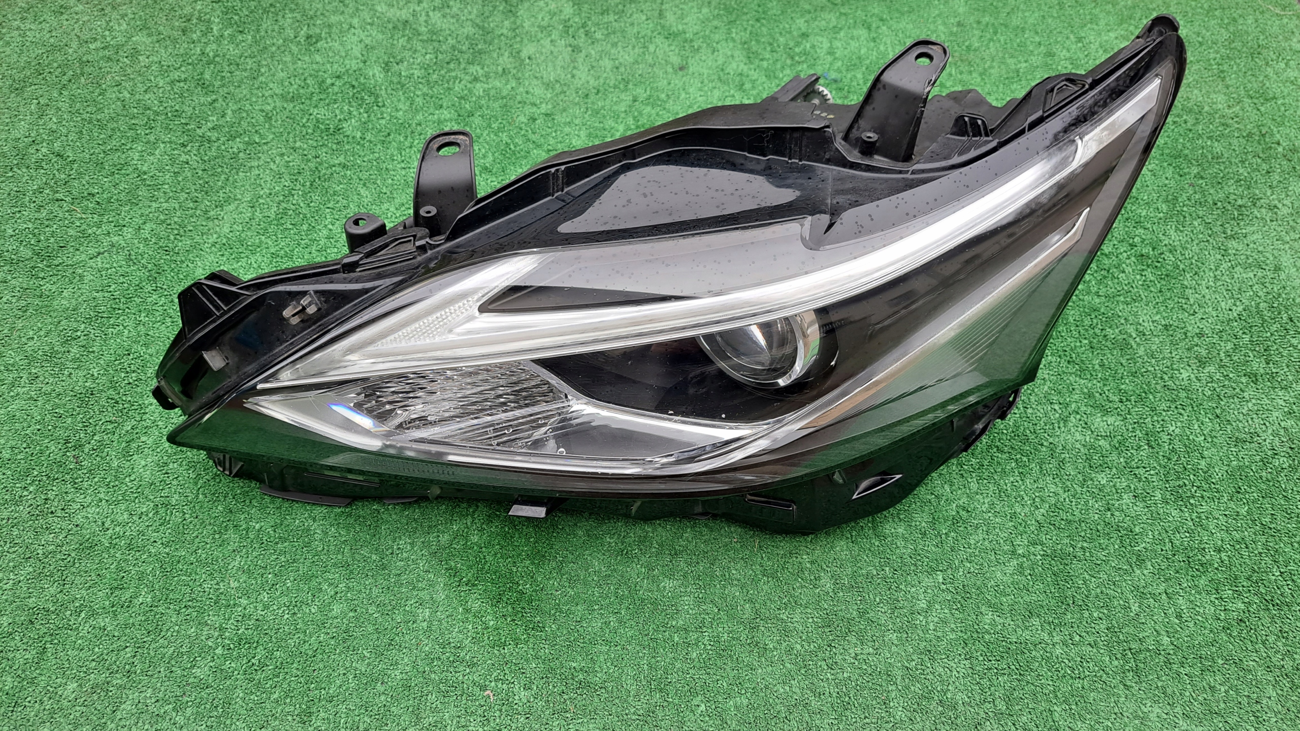 LEXUS Ct200 РЕСТАЙЛИНГ ПОЛНЫЙ КОМПЛЕКТ LED ФАРА ПЕРЕДНЯЯ