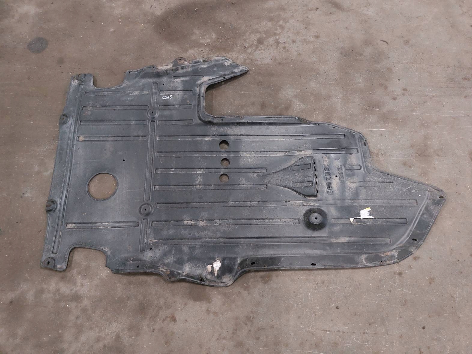 Blende Abdeckung des Bodens untere rechts BMW E60 520i