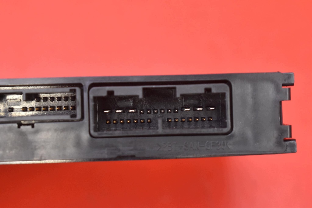 control unit module START/STOP 89261-0W030 TOYOTA YARIS 4 IV GR 1.6 T 261 KM