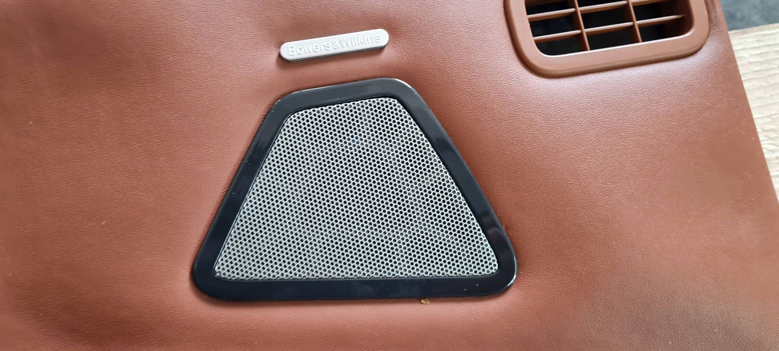 Maserati Quattroporte VI side door left front leather BOWERS WIKILNS