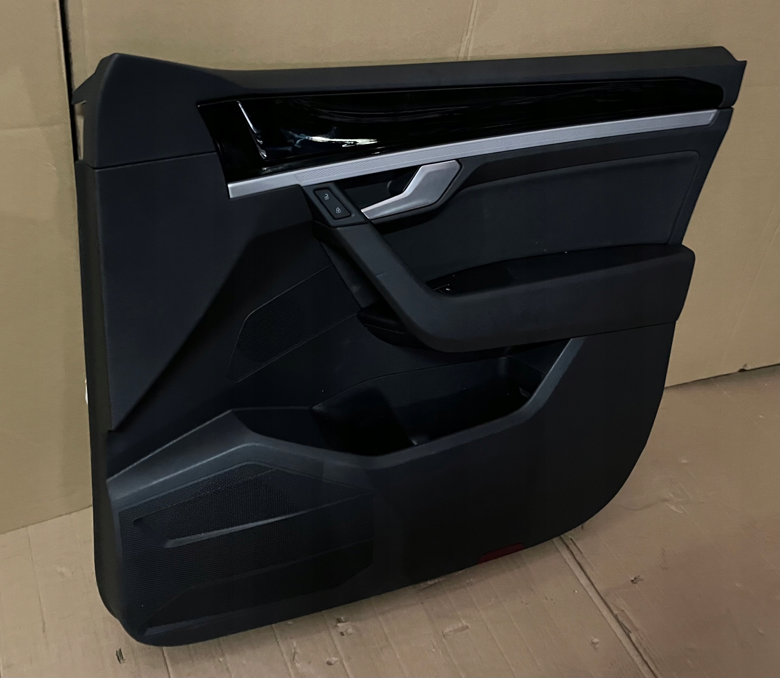 IDEALNA upholstery side door front front right VW TOUAREG III 760 1