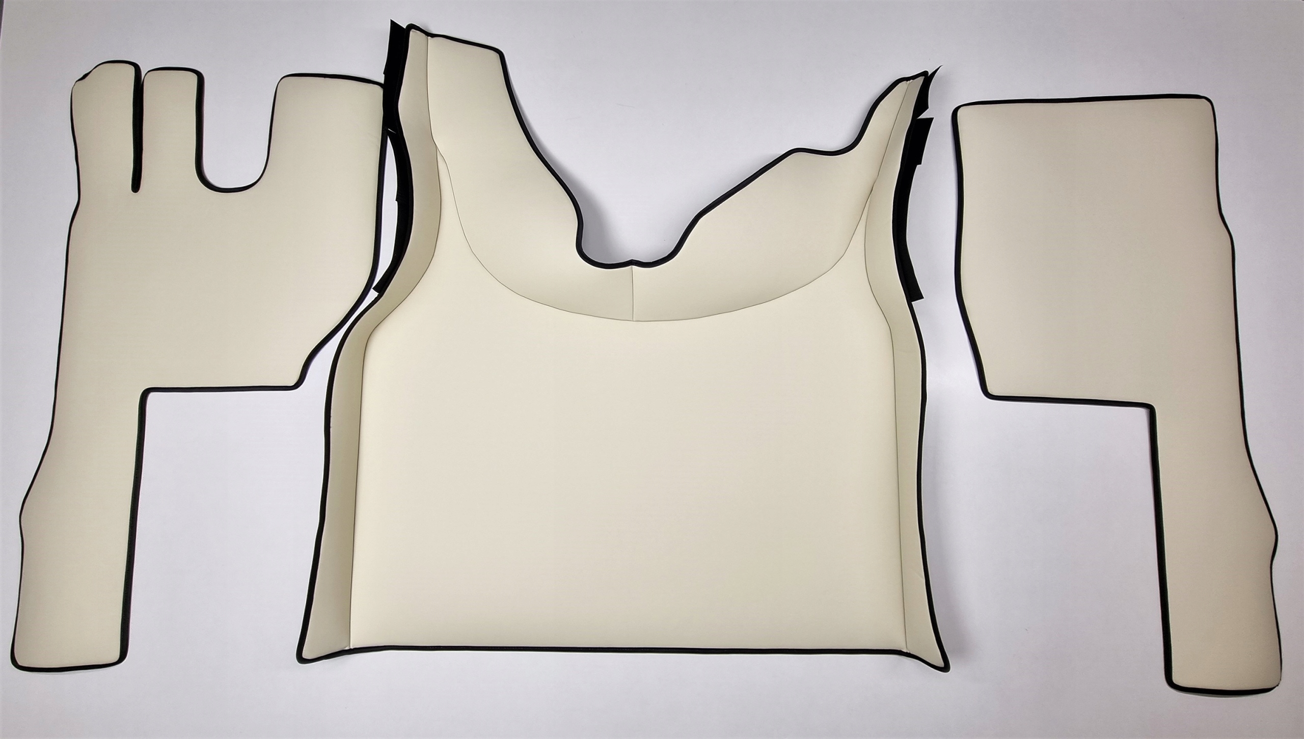 

Volvo FH4 Dywaniki Gładkie Eko Skóra