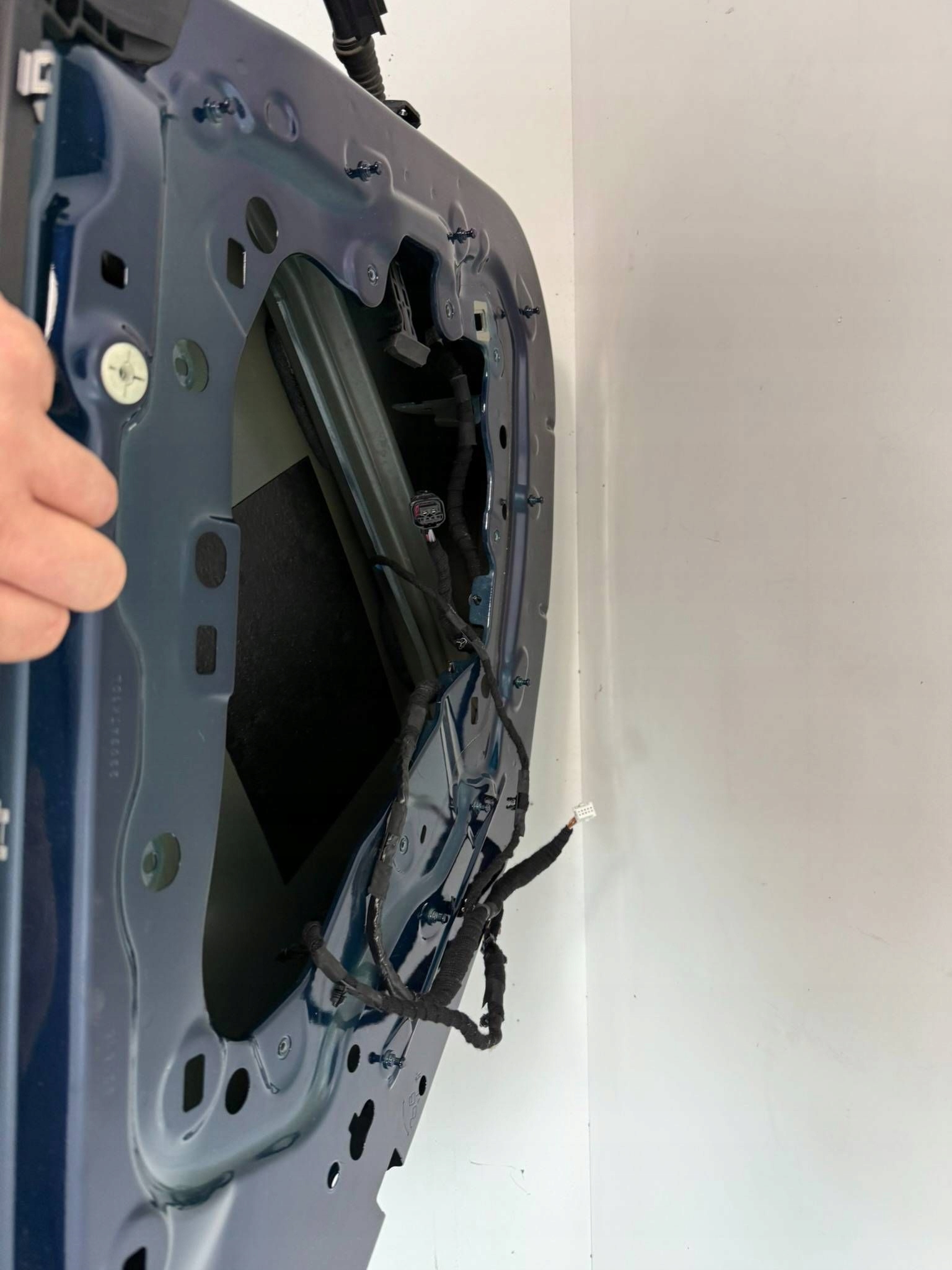 BMW i4 G26 9625099 door rear. left C3Z