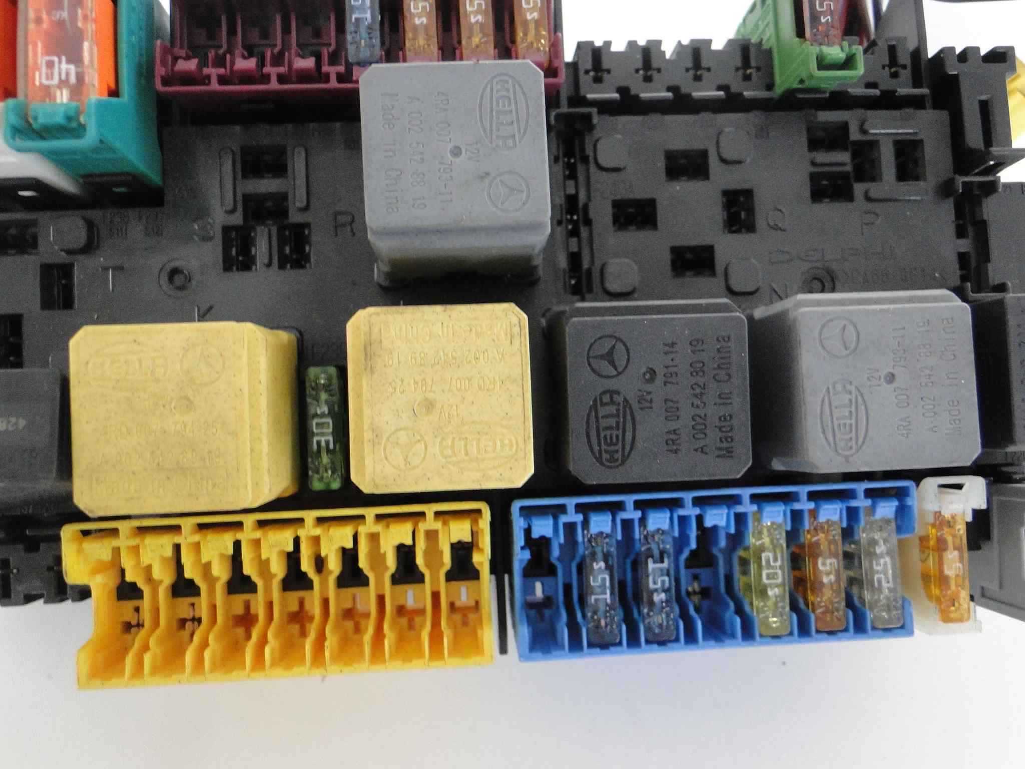 MERCEDES B KLASA W 246 SKRZYNKA PUSZKA BEZPIECZNIK Typ samochodu Samochody osobowe