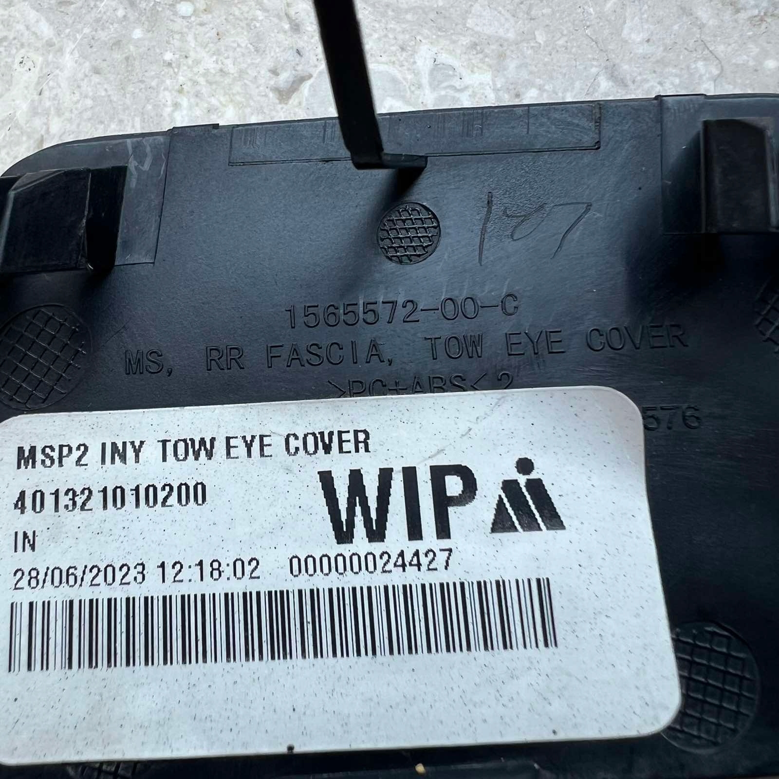 TESLA MODEL S PLAID 2021-> Abschleppöse der Stoßstange heck 1565572-00-С