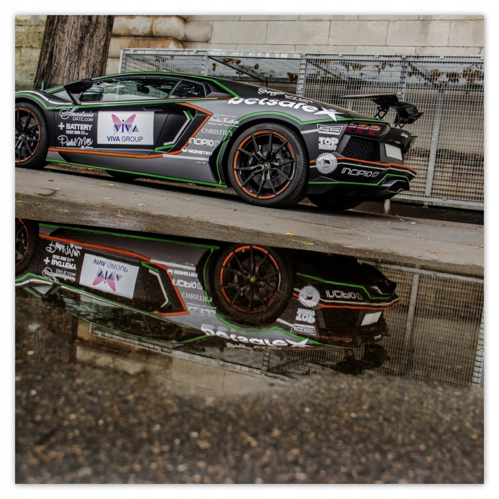 Fototapety flizelina 208x208 Sportovní auto